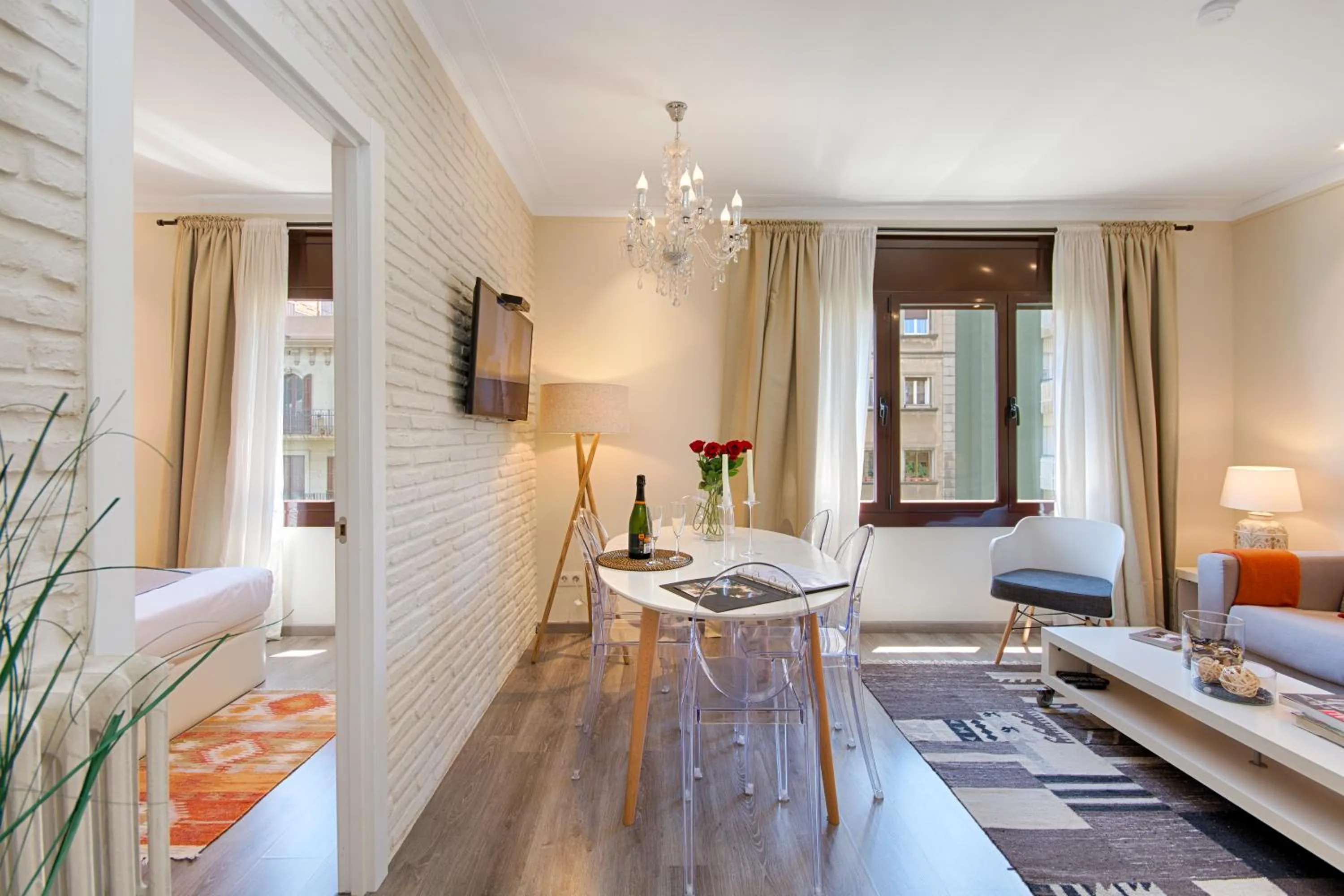 TV and multimedia in Eixample Building Apartments by Mercedes Heritage