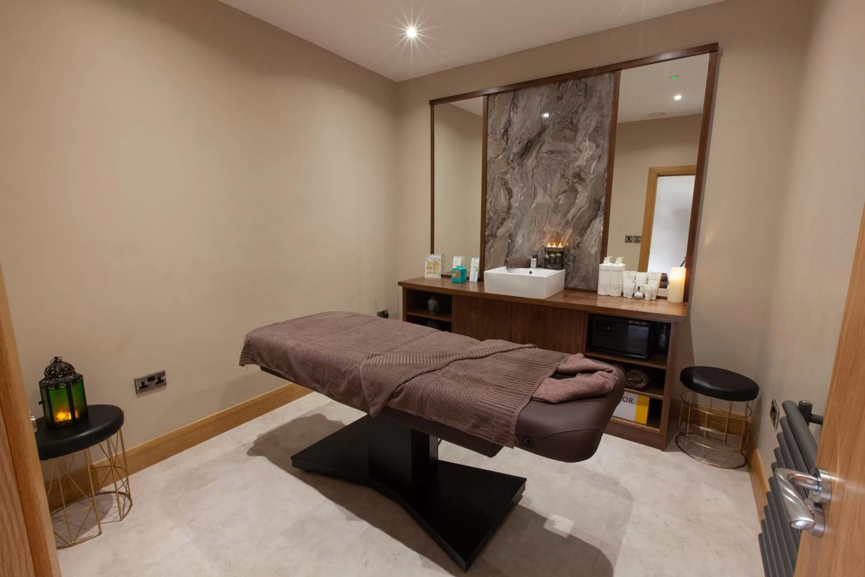 Massage in Best Western Plus White Horse Hotel