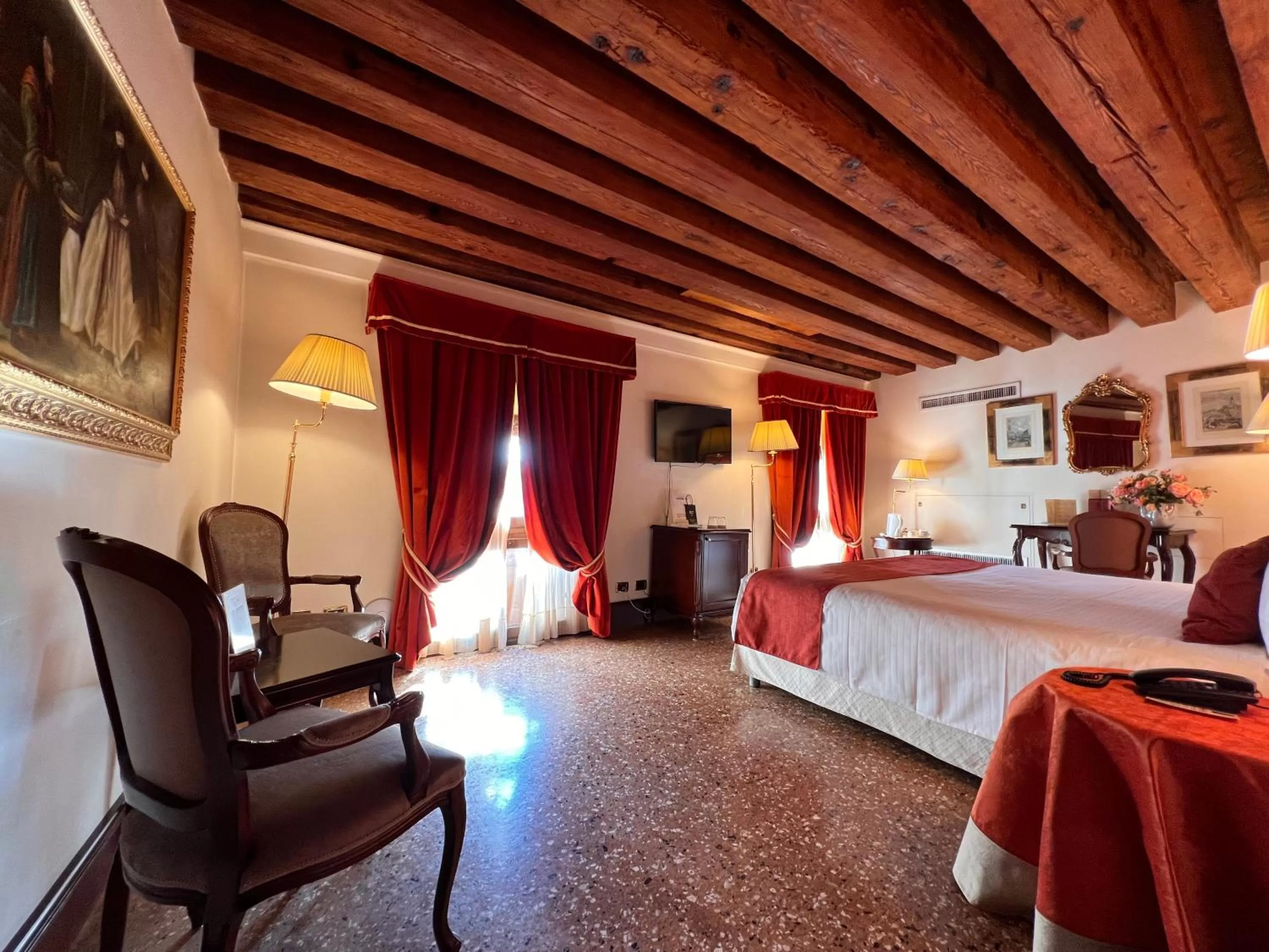 Decorative detail, Bed in Ruzzini Palace Hotel