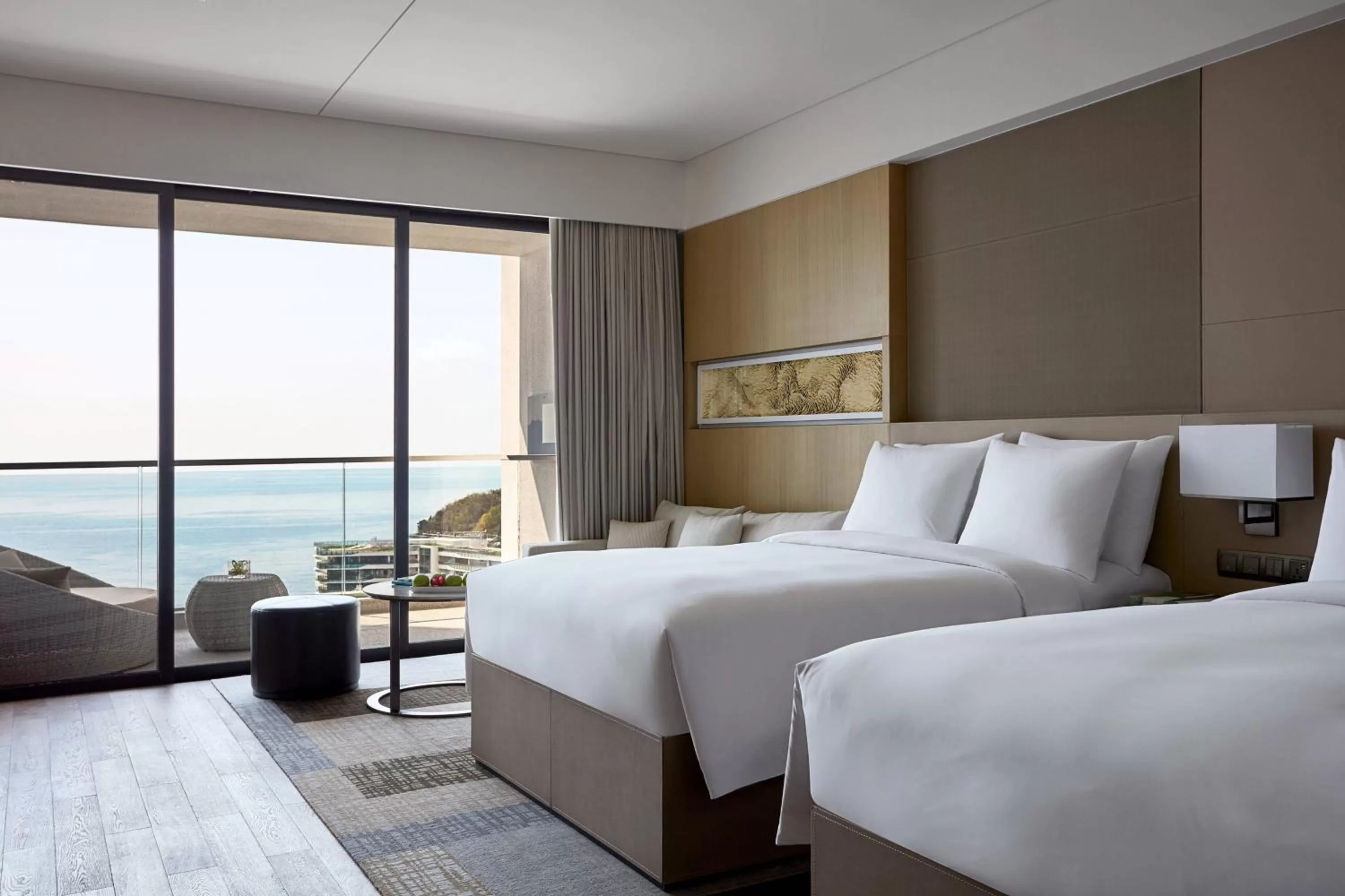 Photo of the whole room, Bed in The Shanhaitian Resort Sanya, Autograph Collection