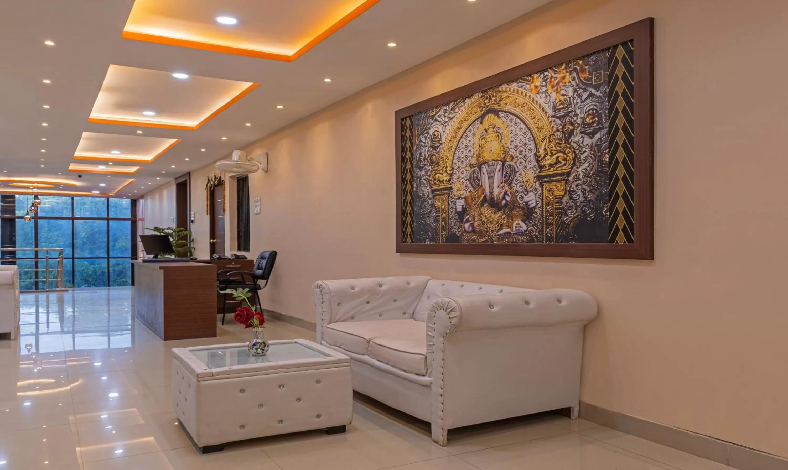 Lobby or reception in Itsy Hotels Kashi Grand, BHU