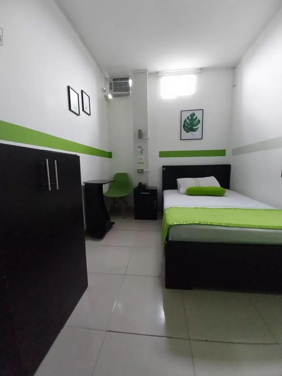 Bedroom, Bed in HOTEL COLOURS Cali