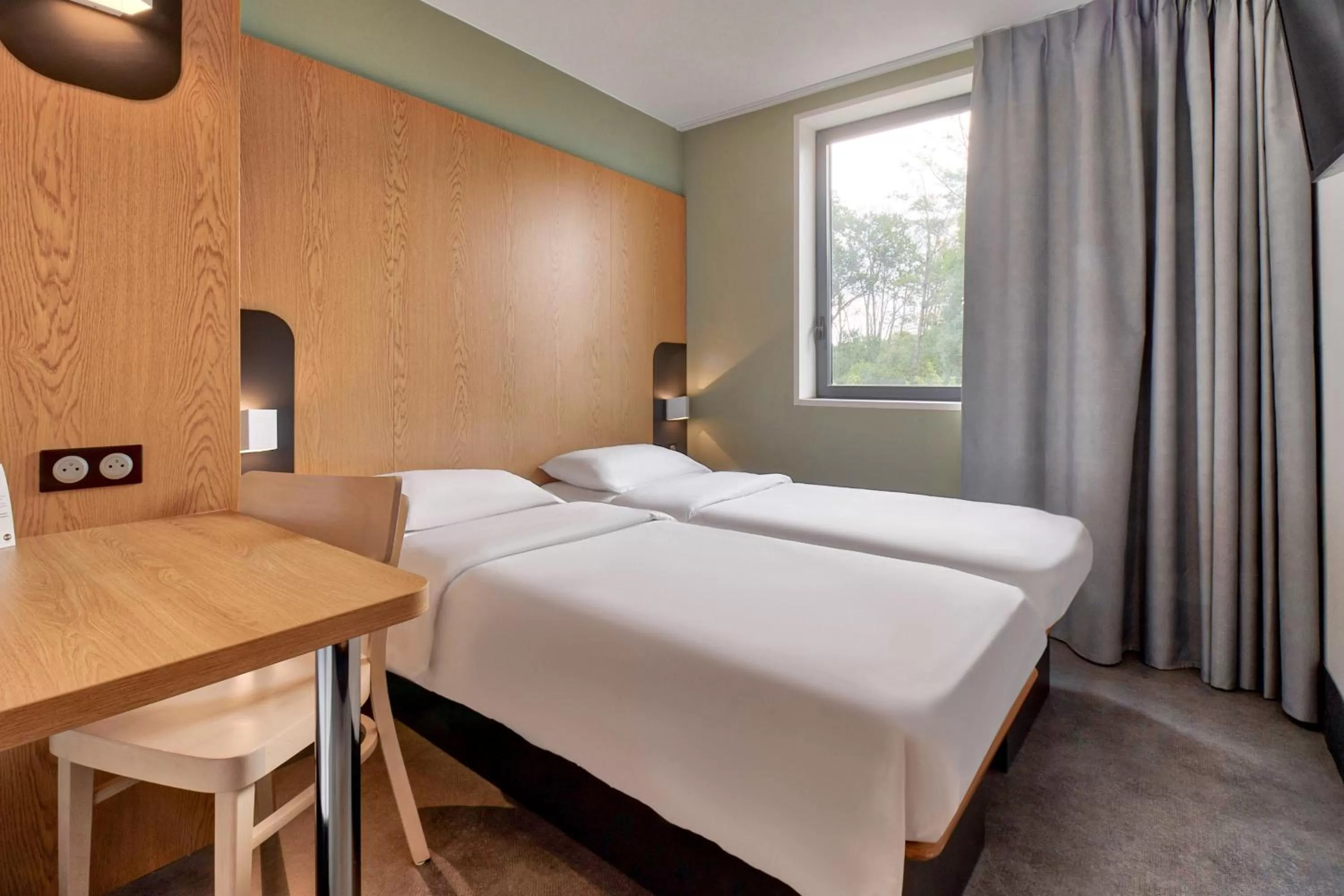 Bedroom, Bed in B&B HOTEL Bayonne Tarnos