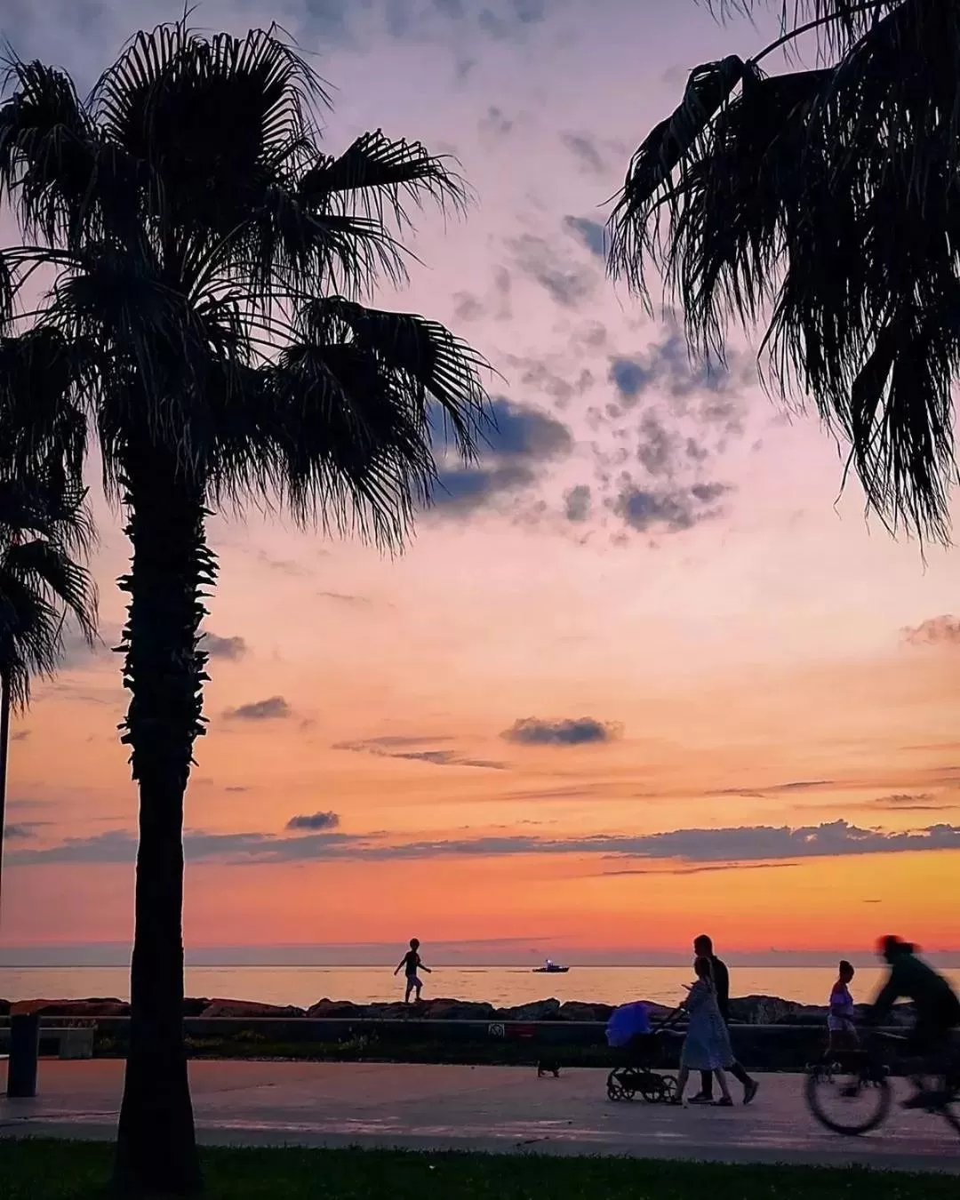 Day in Elegance Sea View Aparthotel In Orbi City Batumi