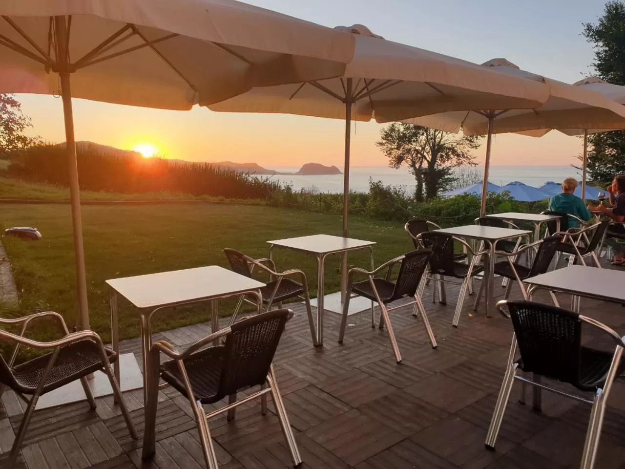 Restaurant/places to eat in Hotel Boutique Berazadi Berri