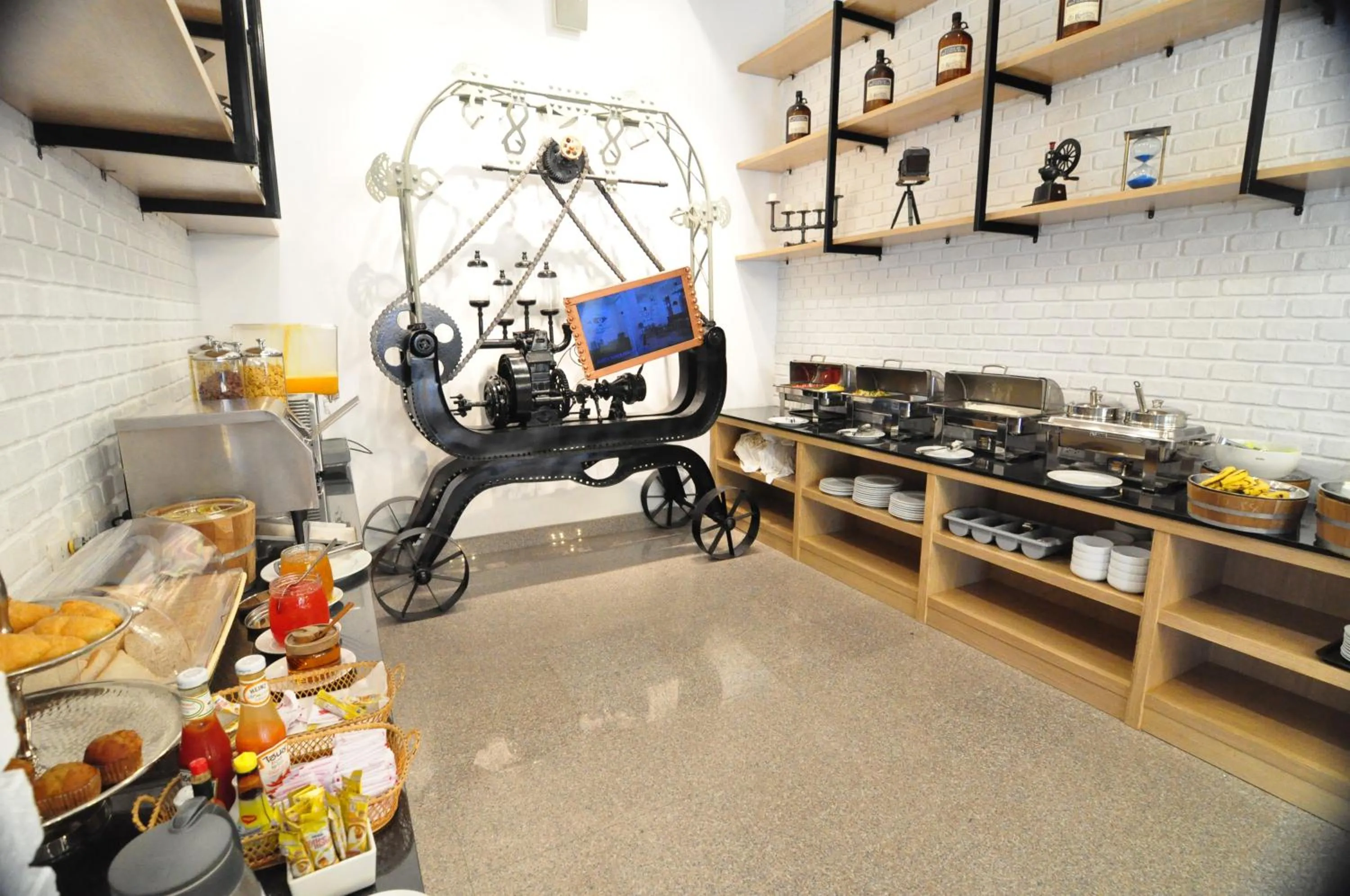 Restaurant/places to eat in Forty Winks Phuket Hotel