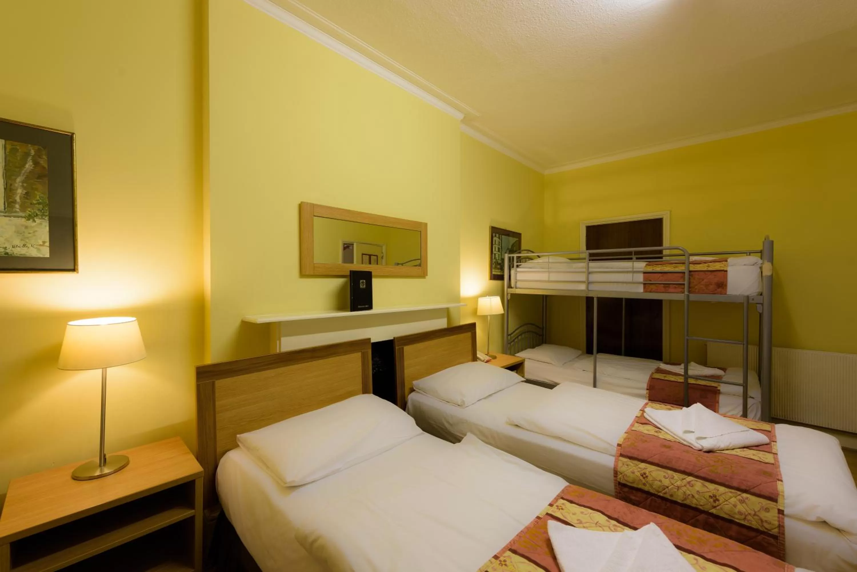 Bedroom, Bed in Shakespeare Hotel