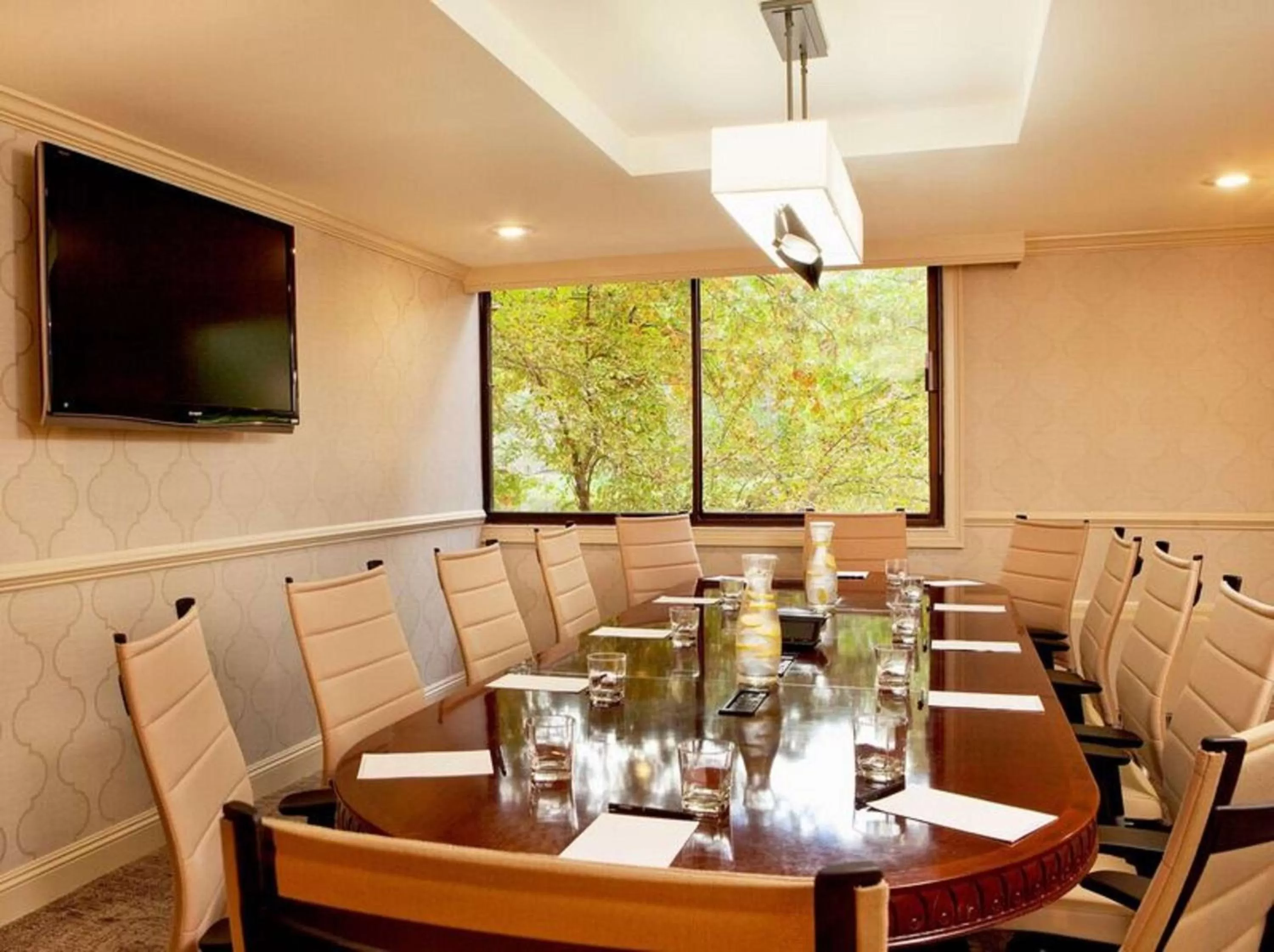 Meeting/conference room, Restaurant/Places to Eat in Hilton Woodcliff Lake