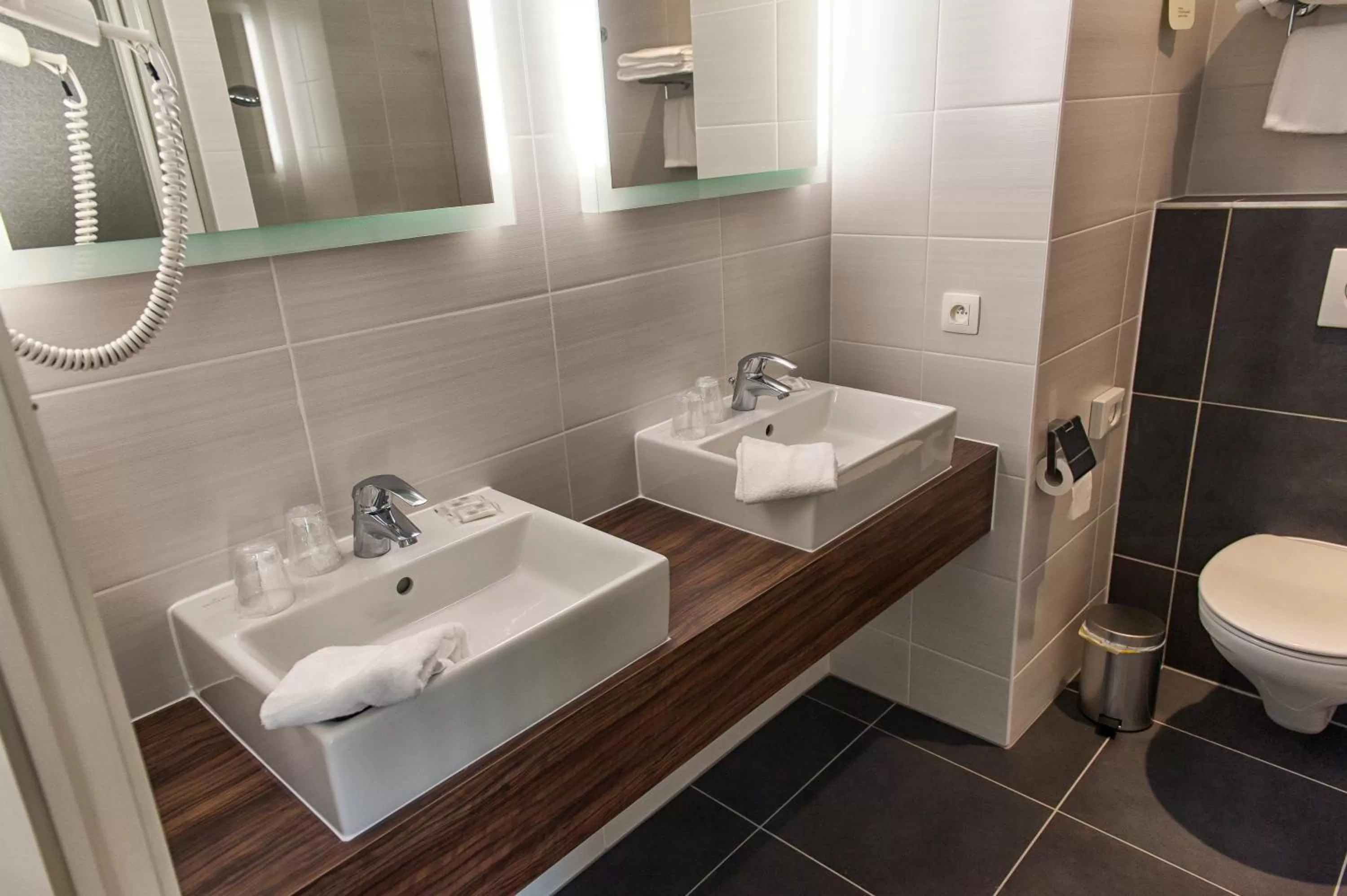 Bathroom in ibis Styles Zeebrugge