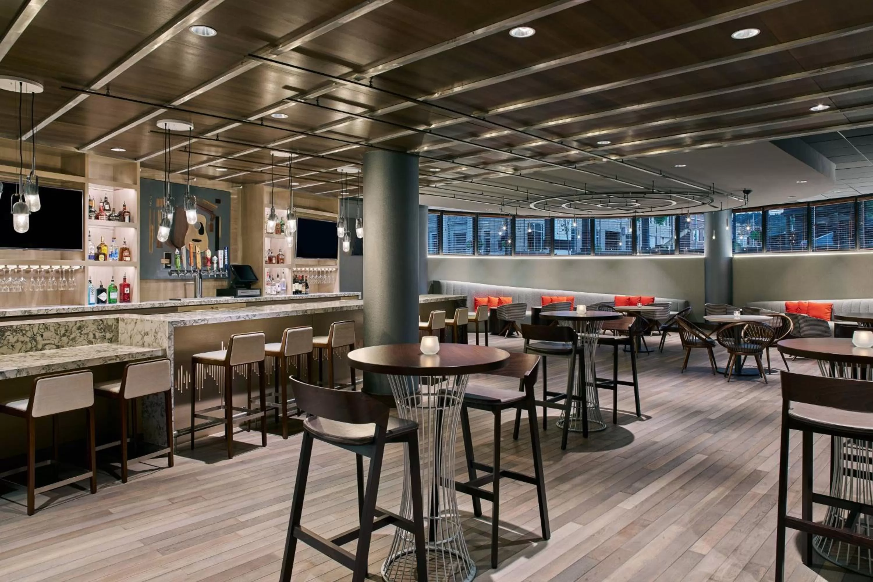 Lounge or bar in Delta Hotels by Marriott Ashland Downtown