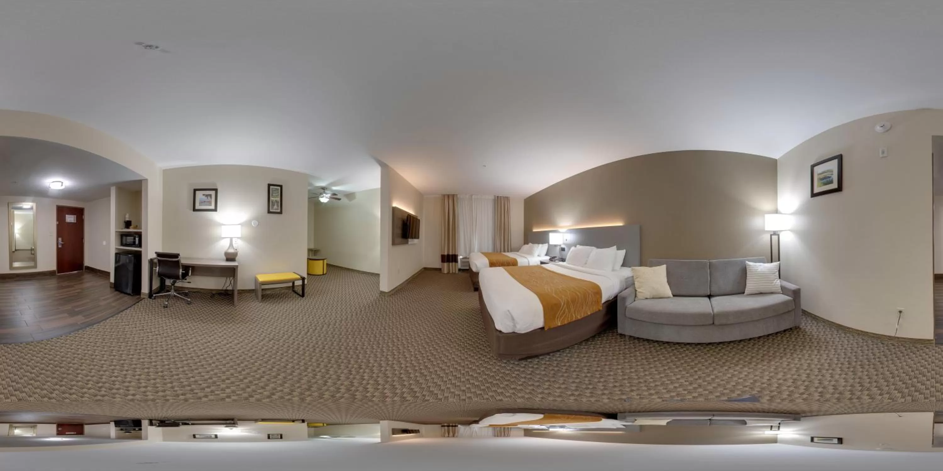 Photo of the whole room, Bed in Comfort Inn & Suites Midway - Tallahassee West