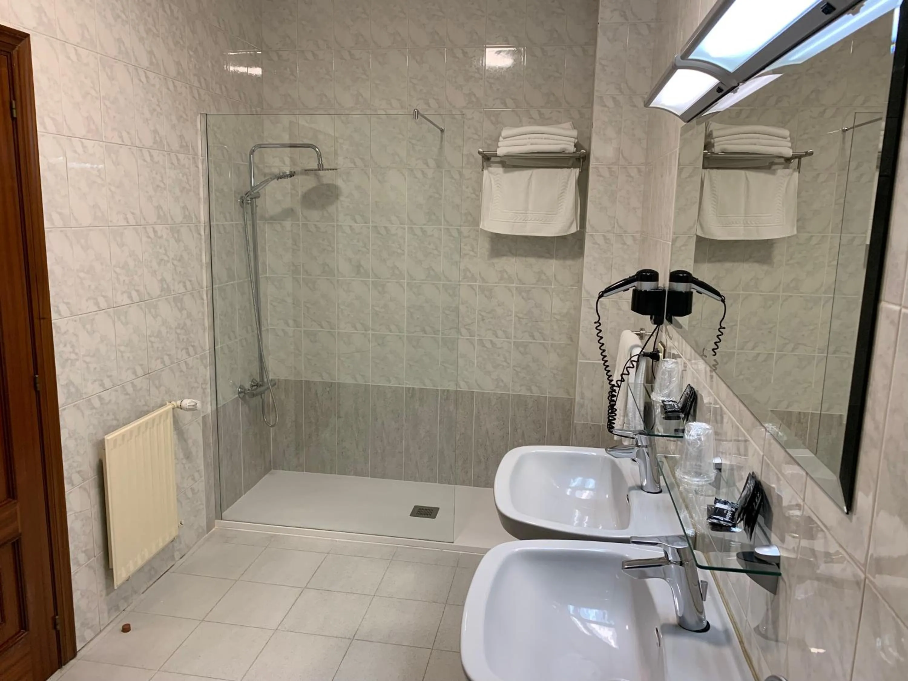 Bathroom in Hotel Los Olmos