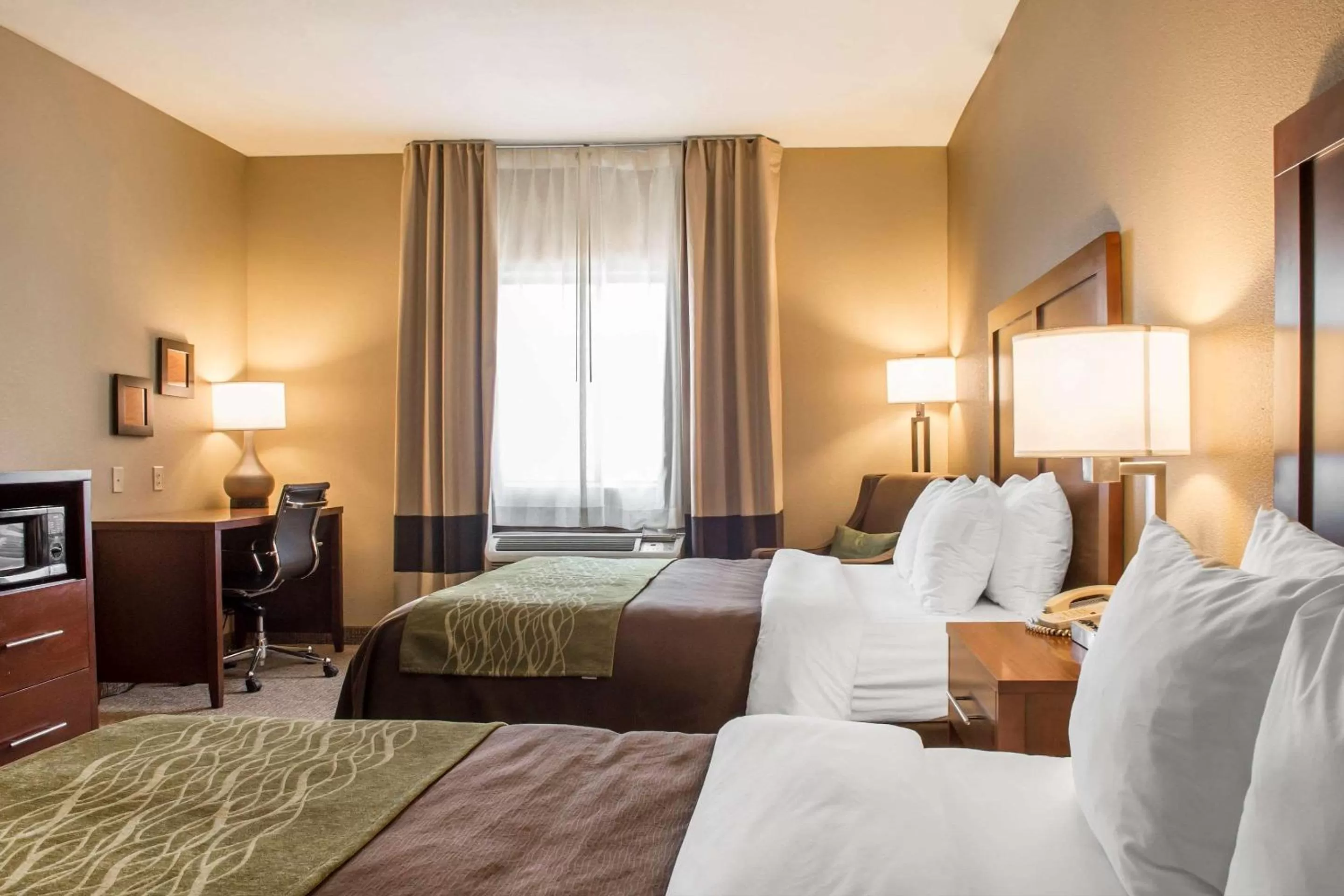 Photo of the whole room, Bed in Comfort Inn Edinburg South