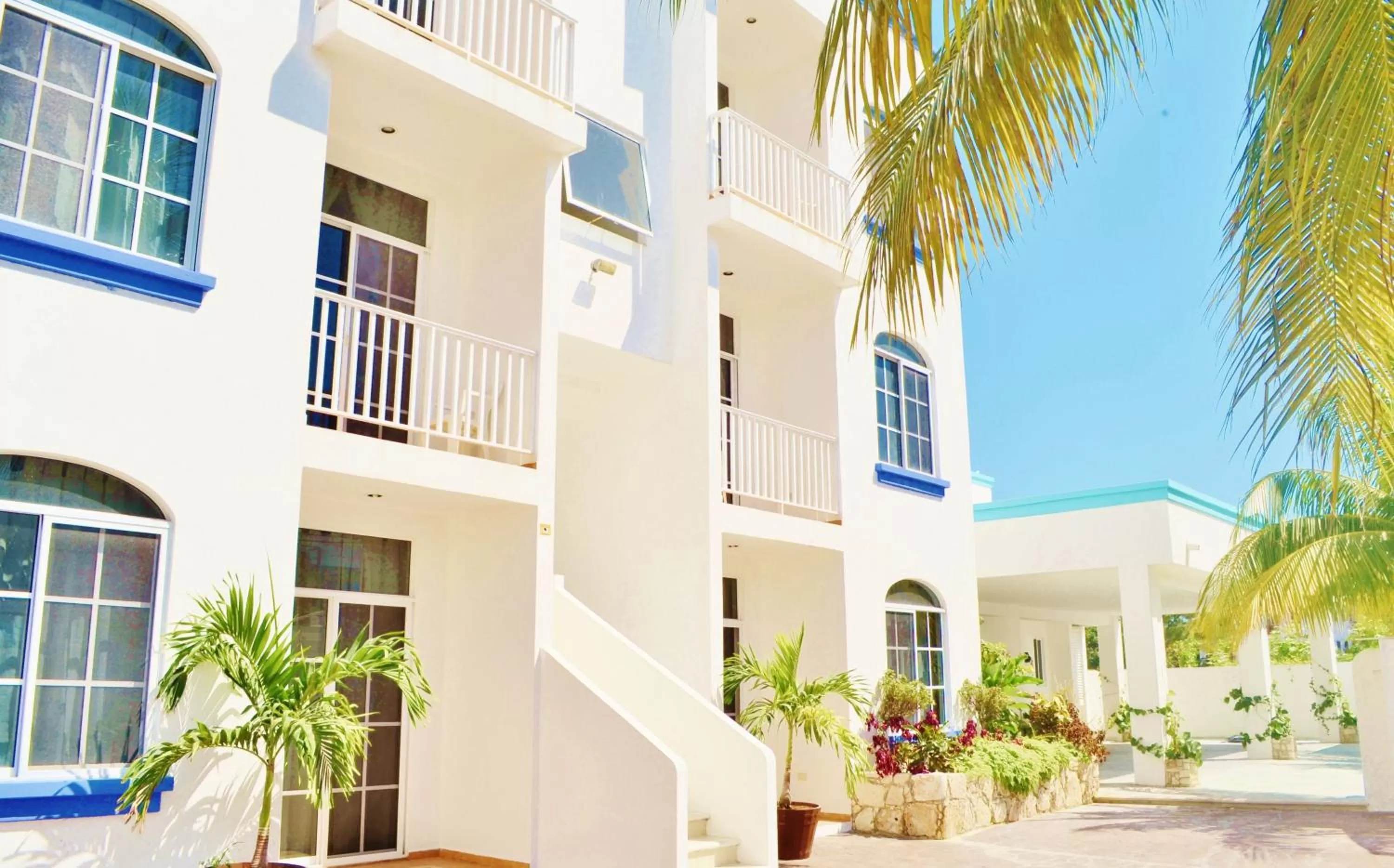 Property building in Corales Suites