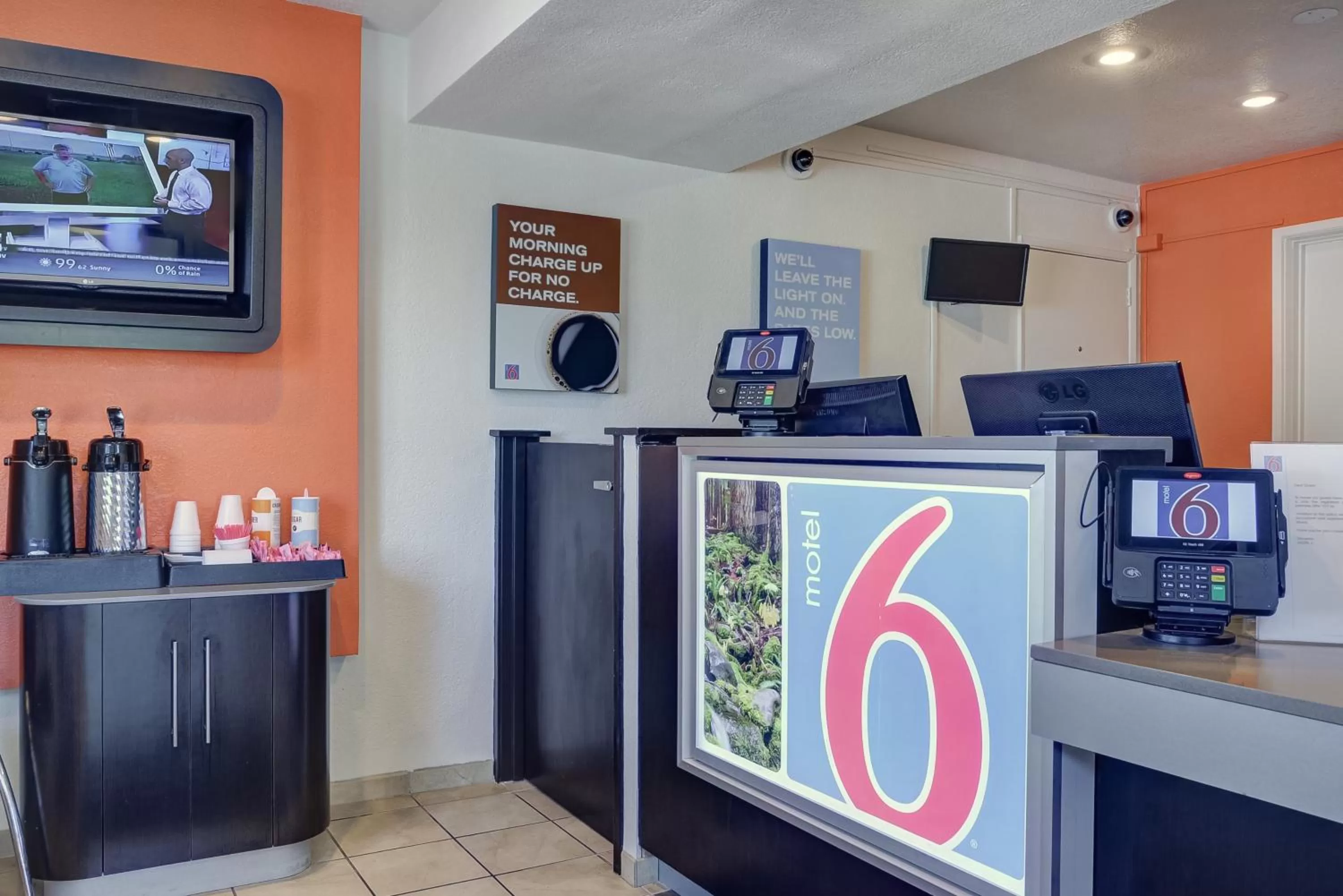 Lobby or reception in Motel 6-Eugene, OR - South Springfield