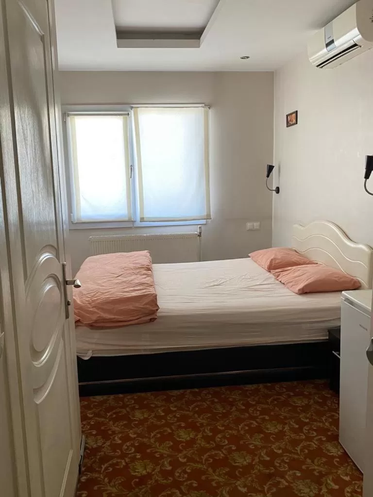 Photo of the whole room, Bed in Sakran Hotel