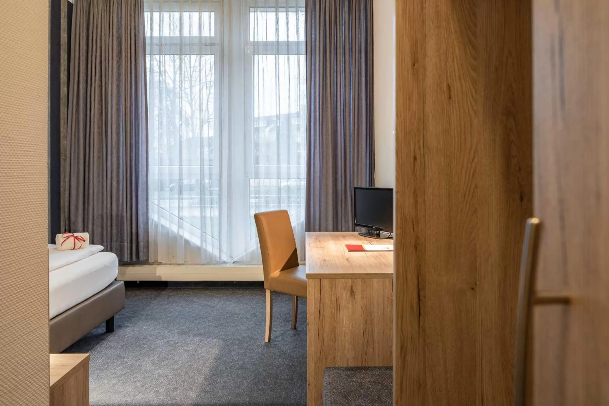 Photo of the whole room, Bed in Astoria Easy Hotel Essen