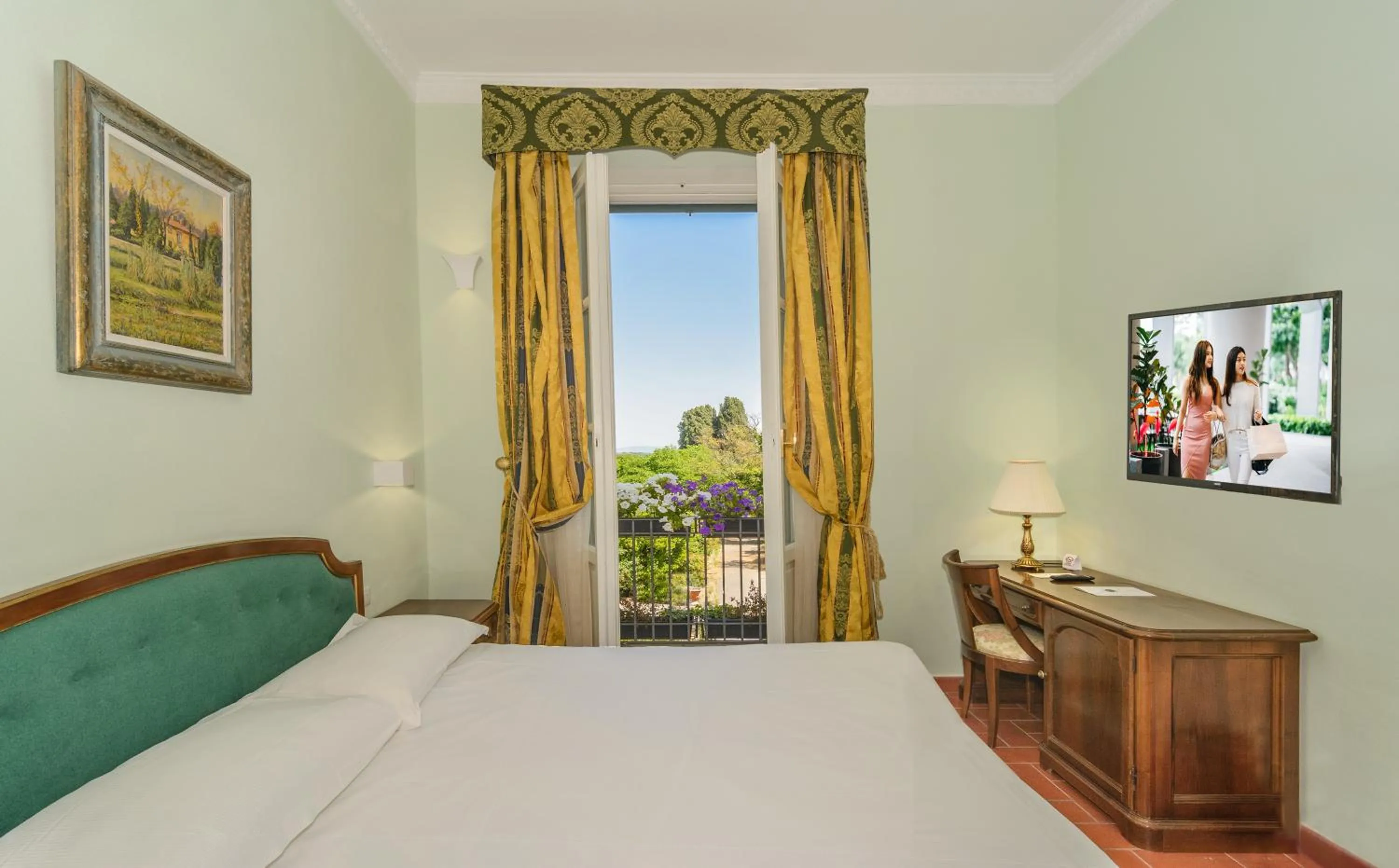 Bedroom, Bed in Hotel Villa San Michele