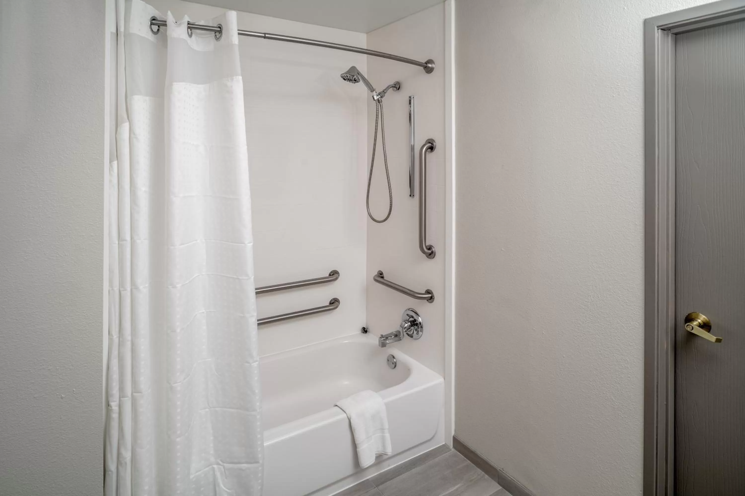 Bathroom in Holiday Inn Express - Charleston/Kanawha City by IHG