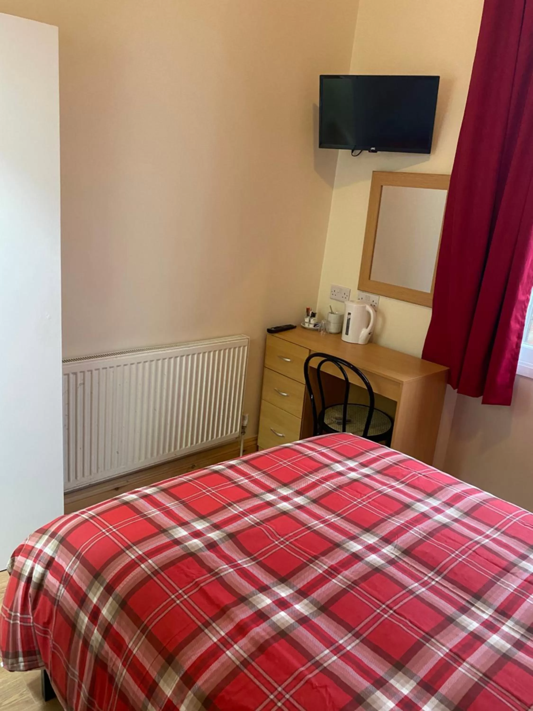 Bed in 27 Argyle Square