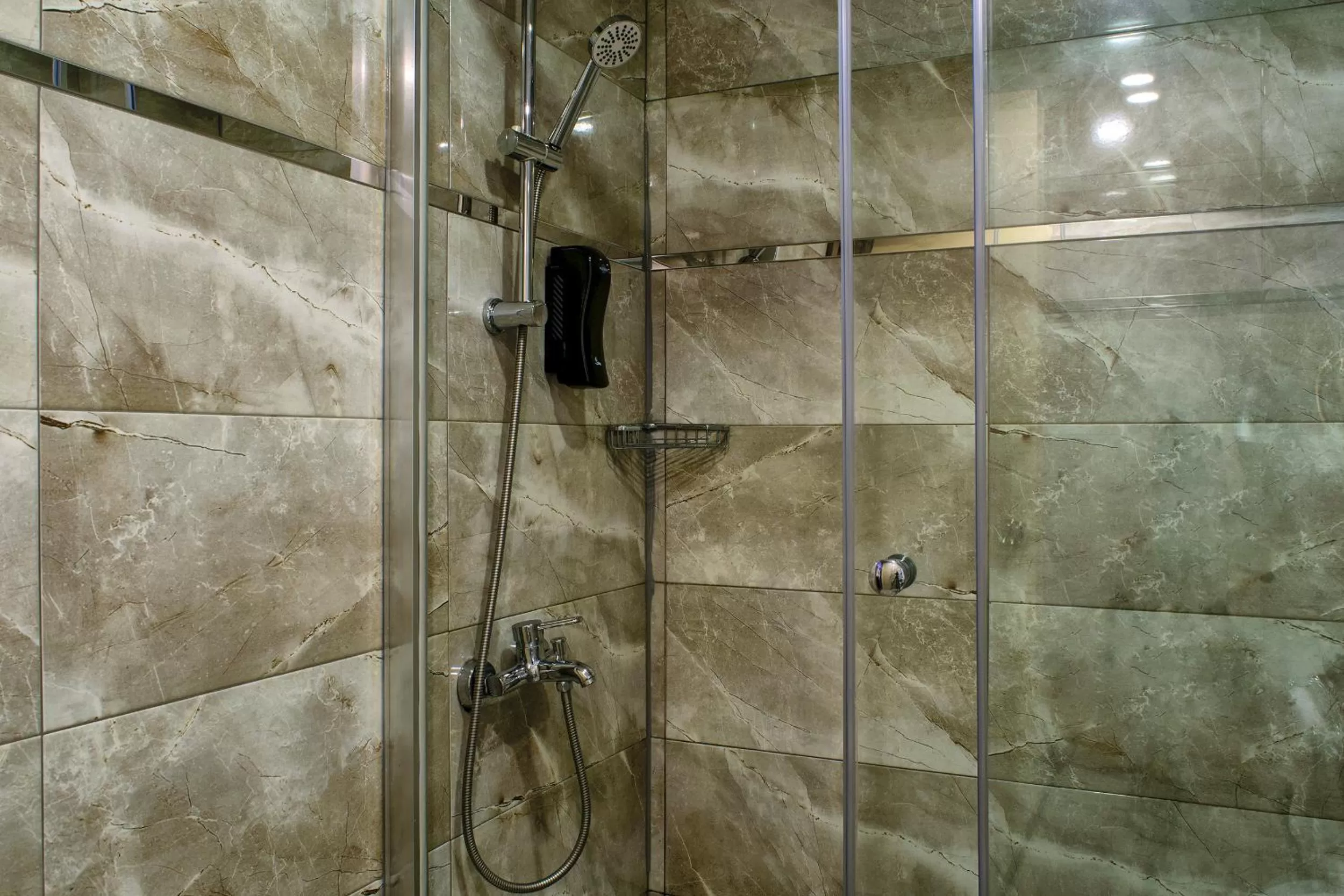 Shower in Hotel Bossuite Kadikoy