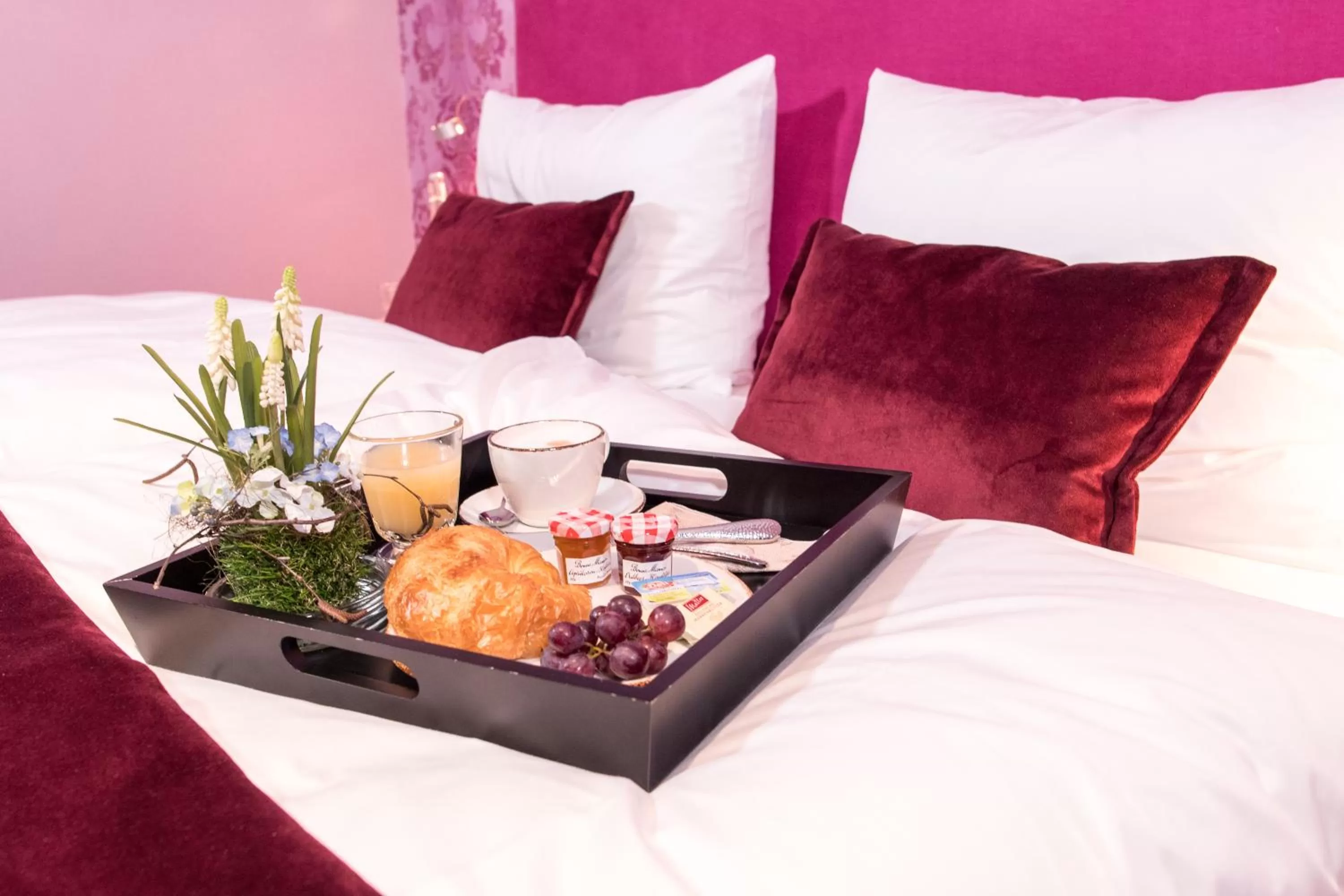 Decorative detail, Bed in Visbeker Deern Hotel Garni