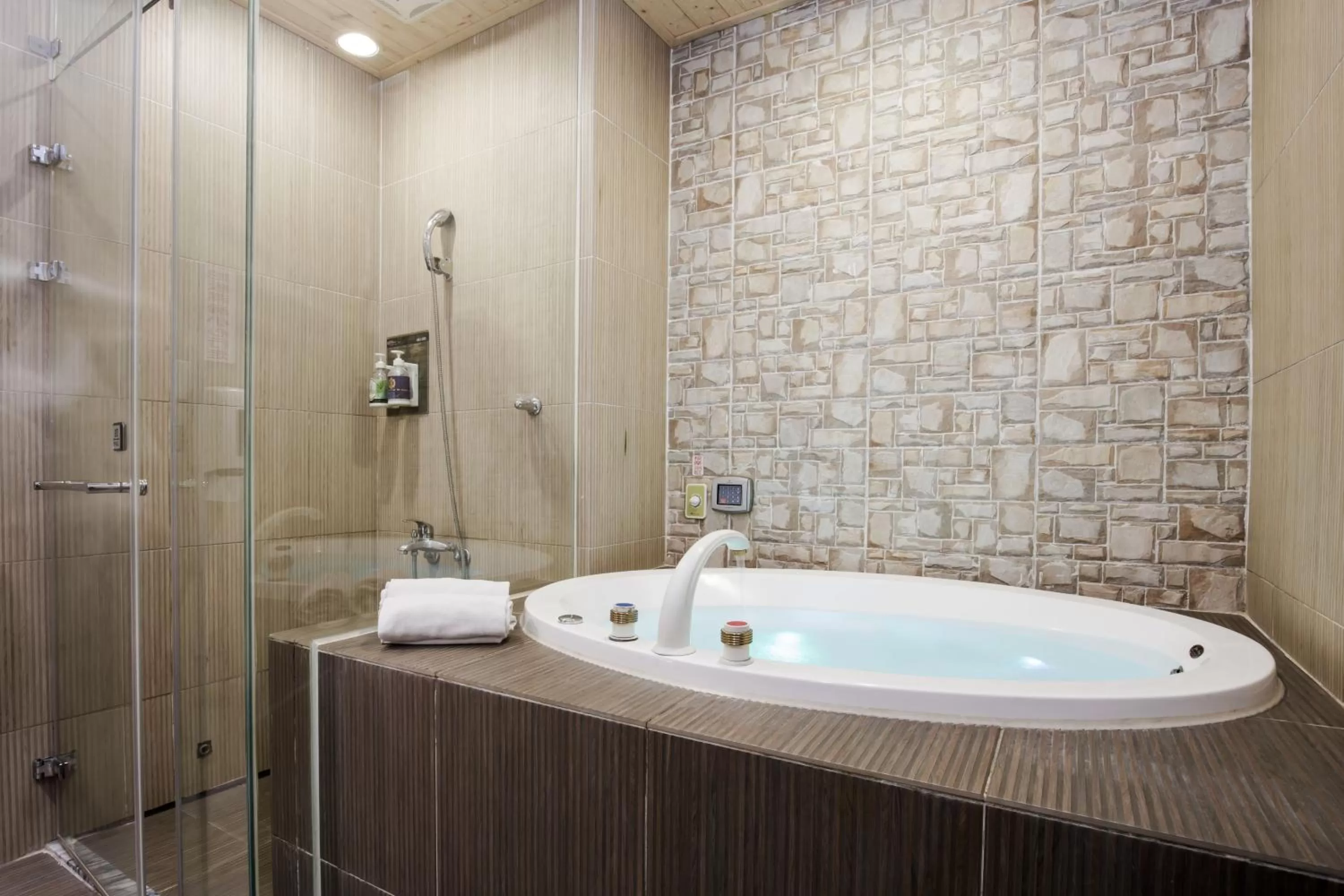 Bathroom in Duo Romance Hotel