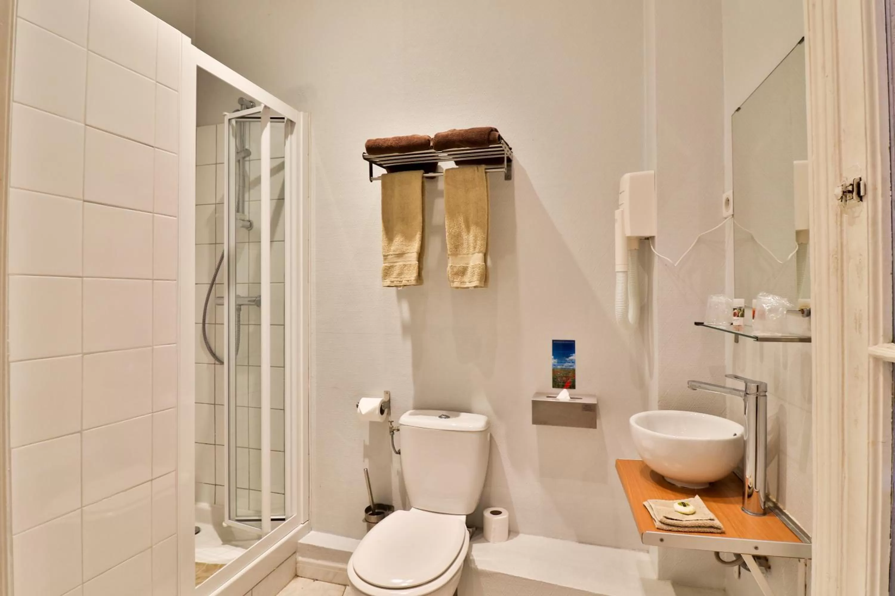 Shower in Hotel Victor Hugo Nice