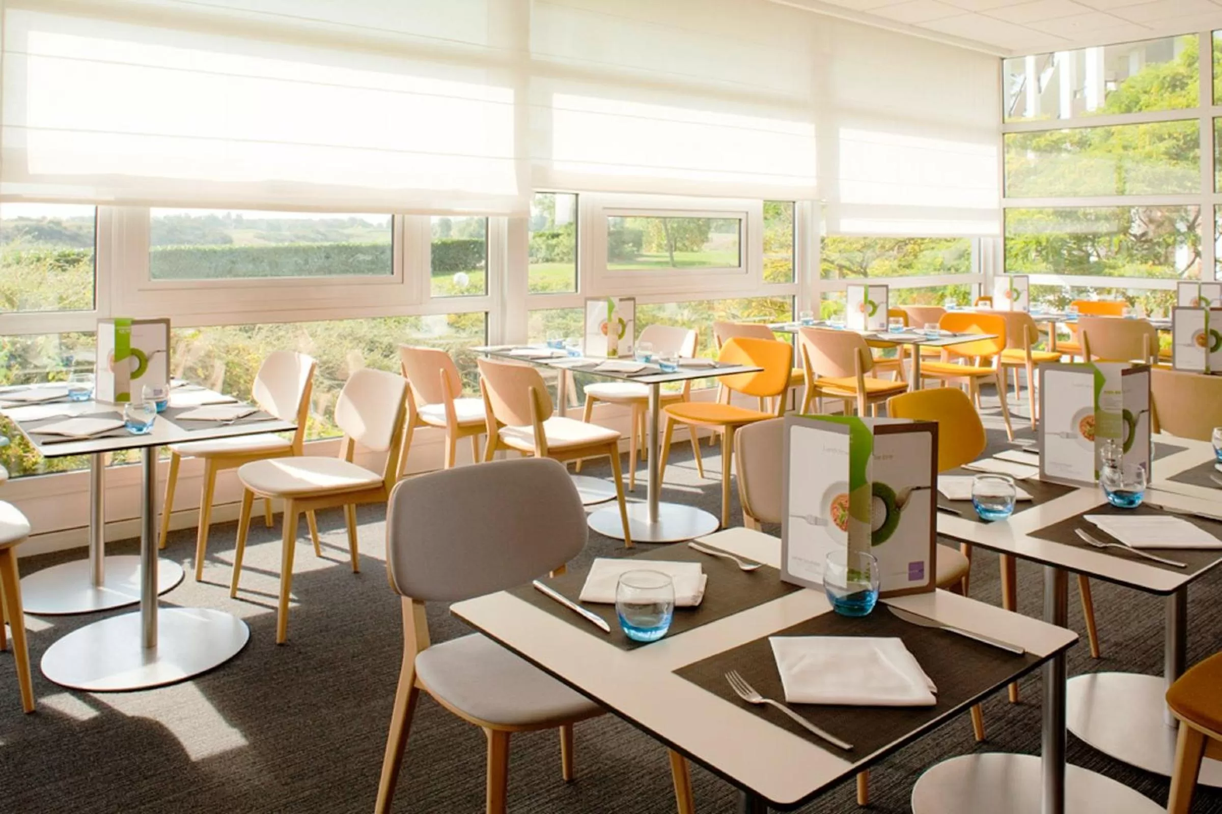 Restaurant/places to eat in Novotel Saint-Quentin en Yvelines