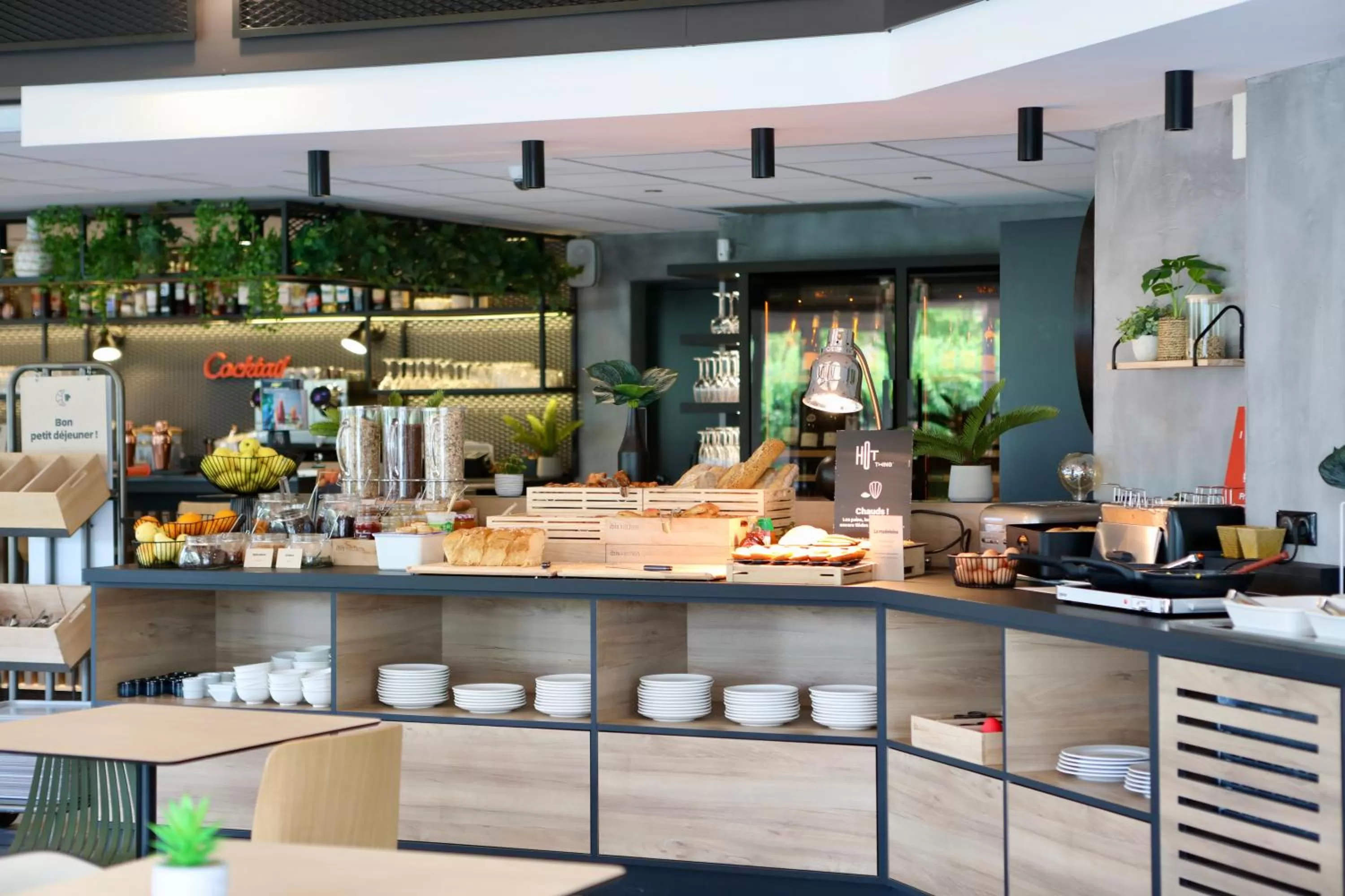 Restaurant/places to eat in ibis Aubenas