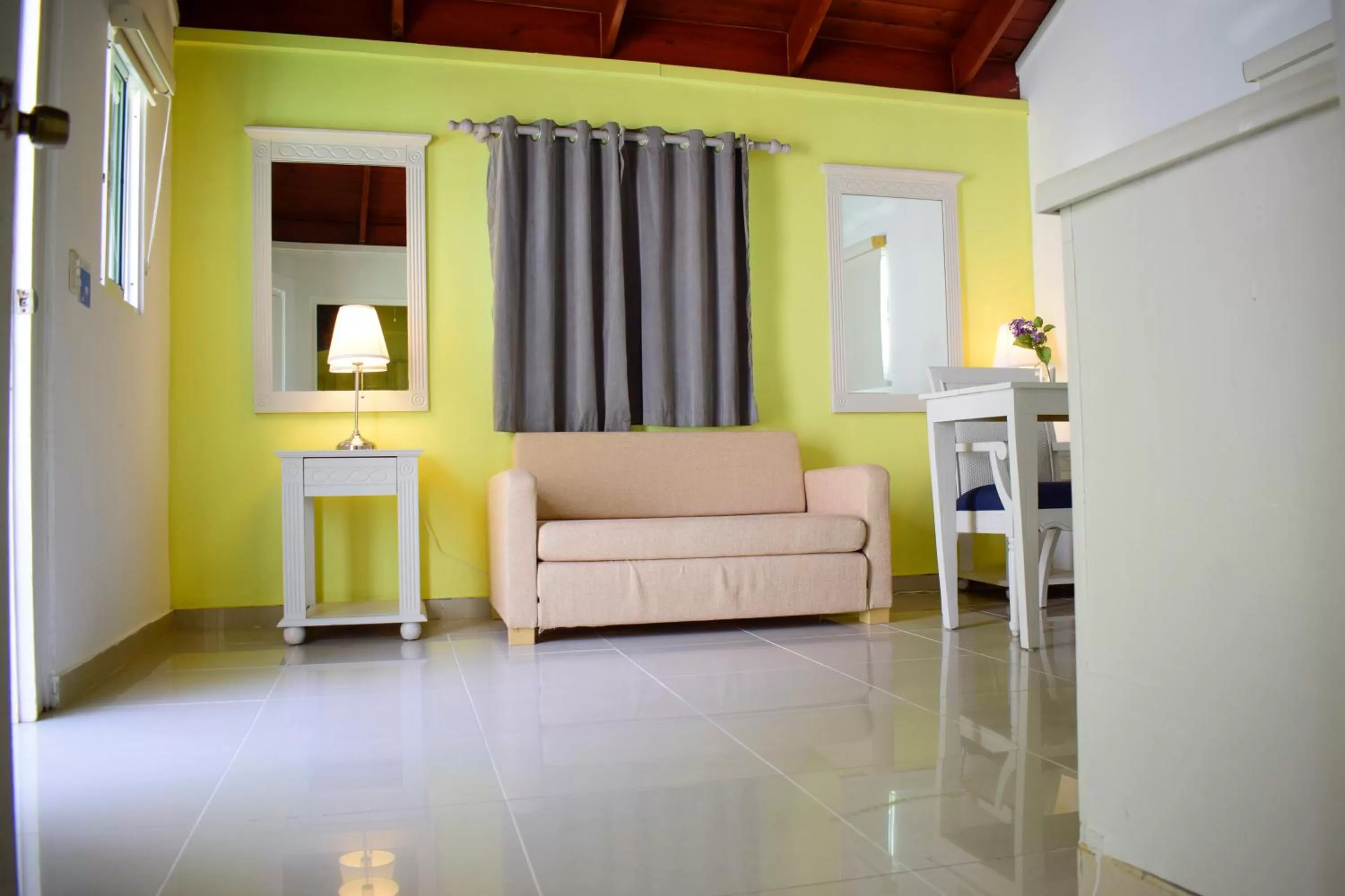 Living room in Green Coast Beach Hotel