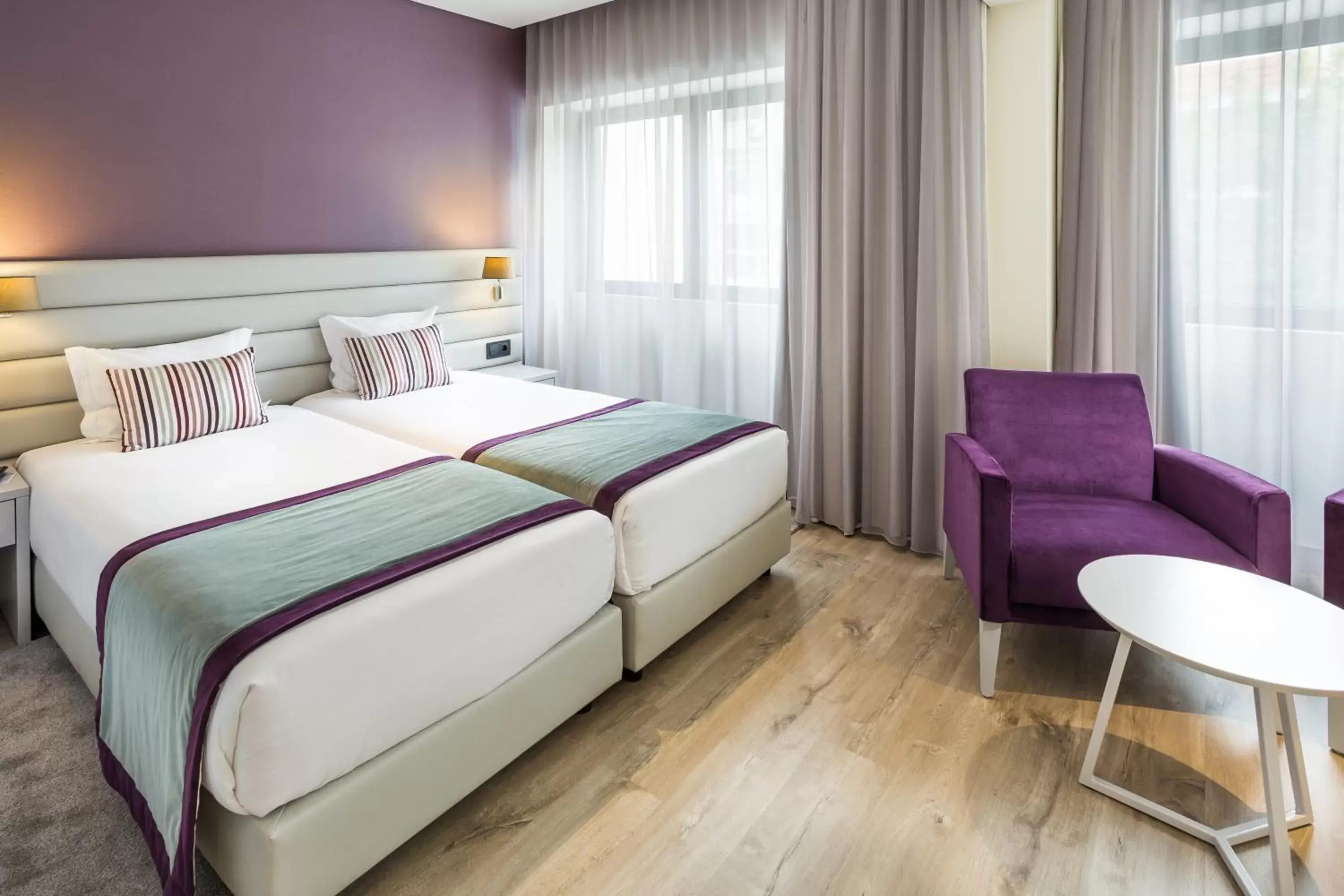 Twin Room - Disability Access in Empire Lisbon Hotel Twin Room - Disability Access in Empire Lisbon Hotel