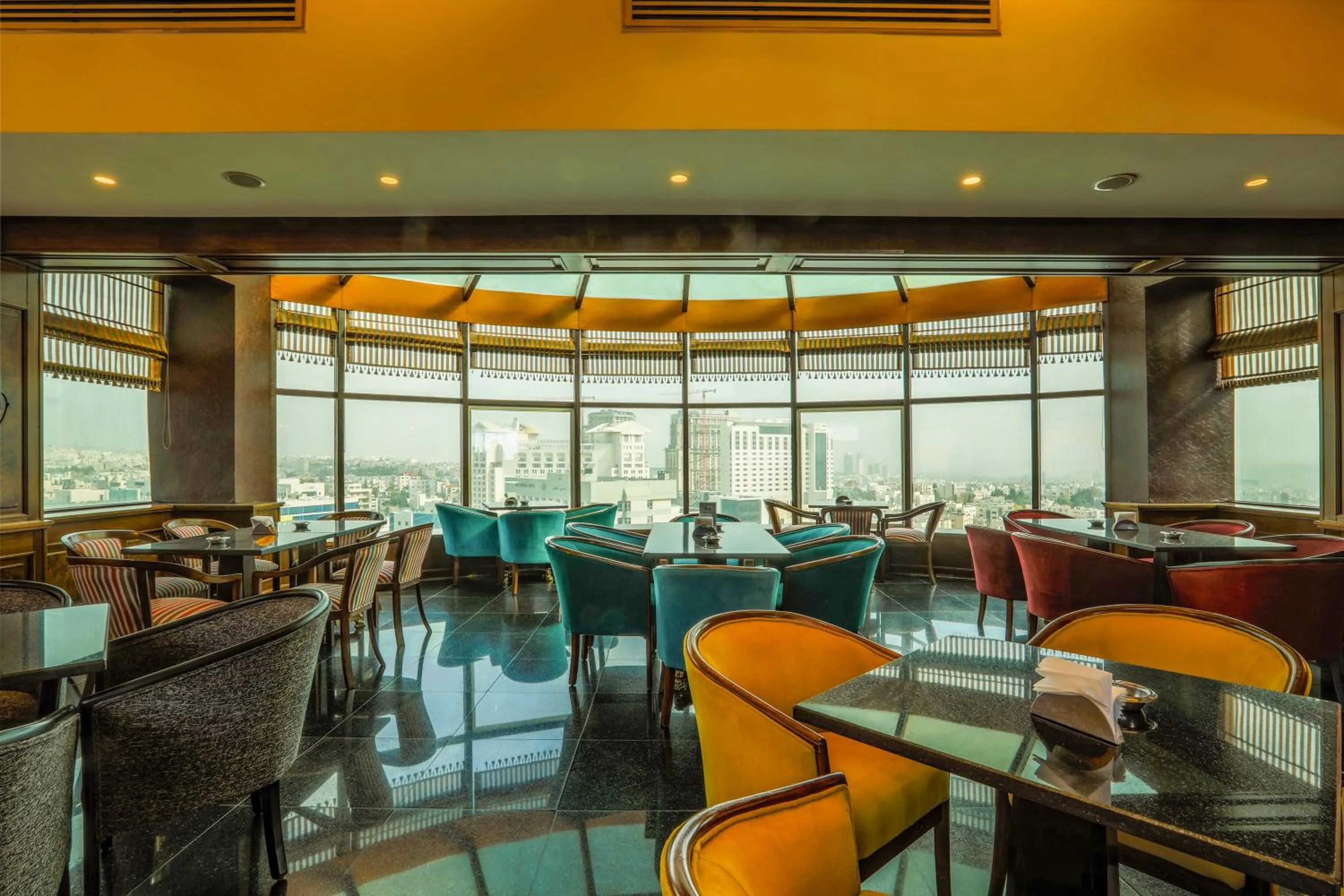 Restaurant/places to eat in Bristol Hotel