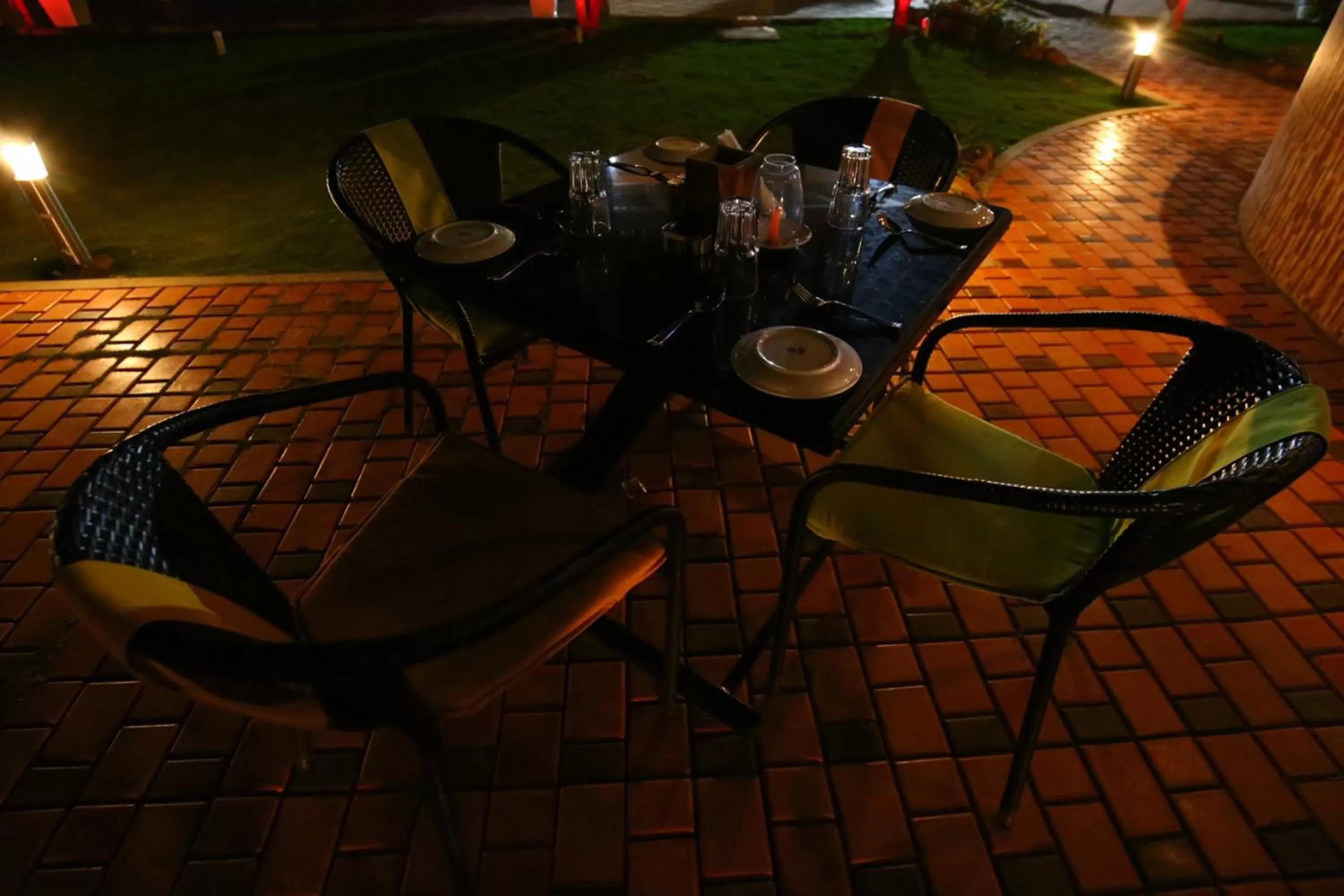 Restaurant/places to eat in DVG Socials Retreat