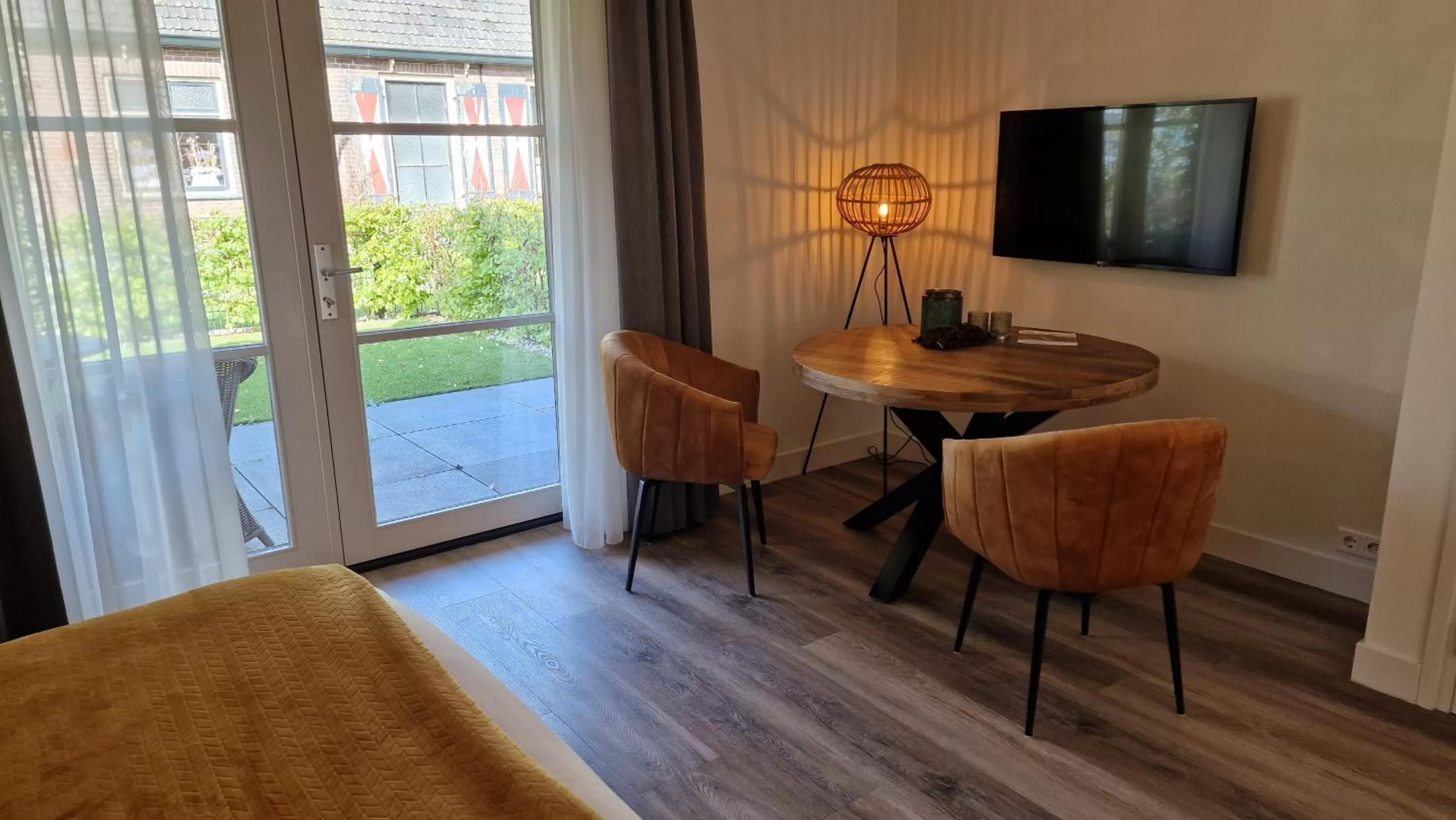 TV and multimedia, TV/Entertainment Center in B&B De Droomhoeve