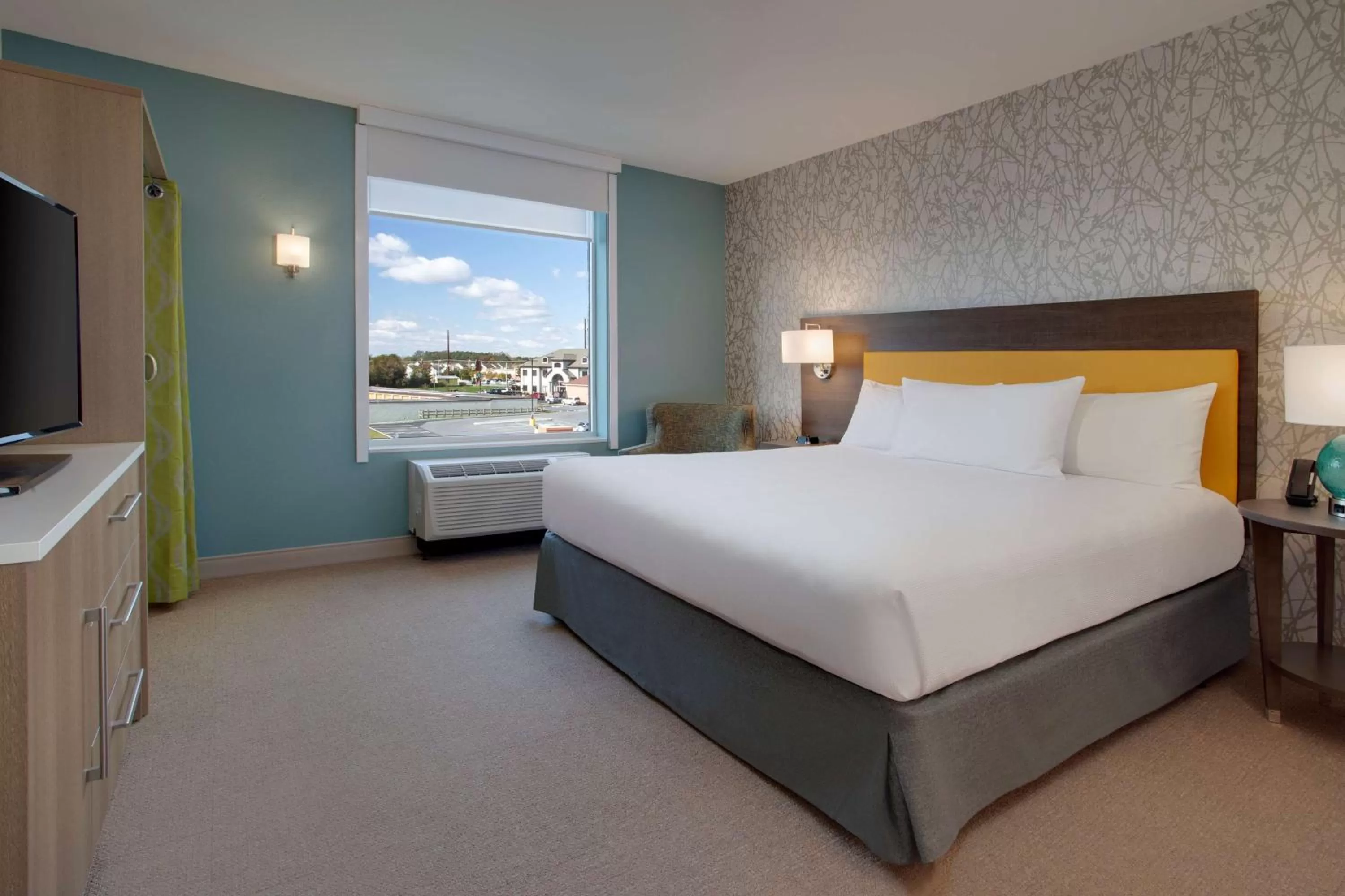 Bed in Home2 Suites By Hilton Lewes Rehoboth Beach