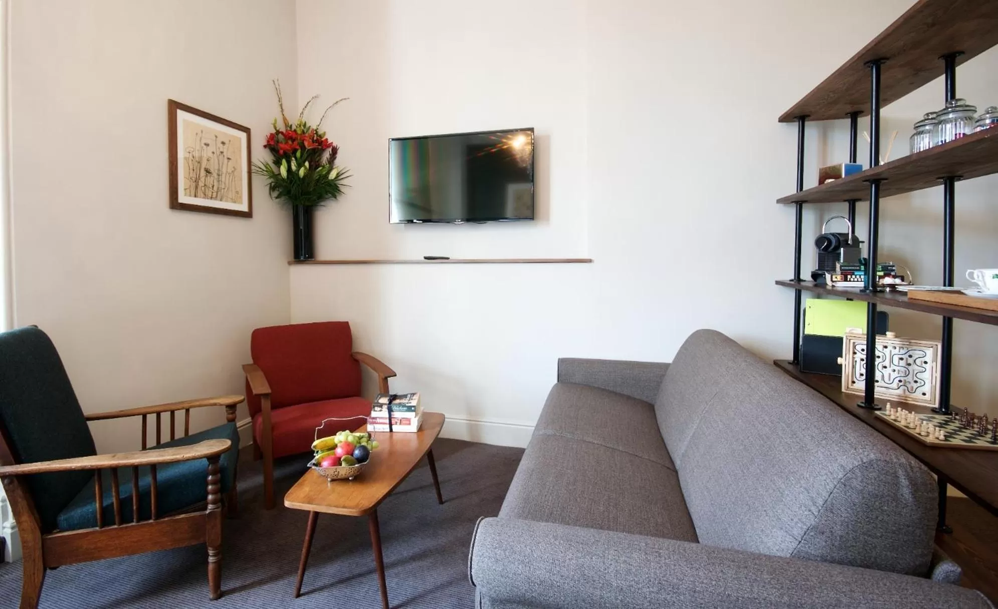 Coffee/tea facilities in Kew Gardens Hotel