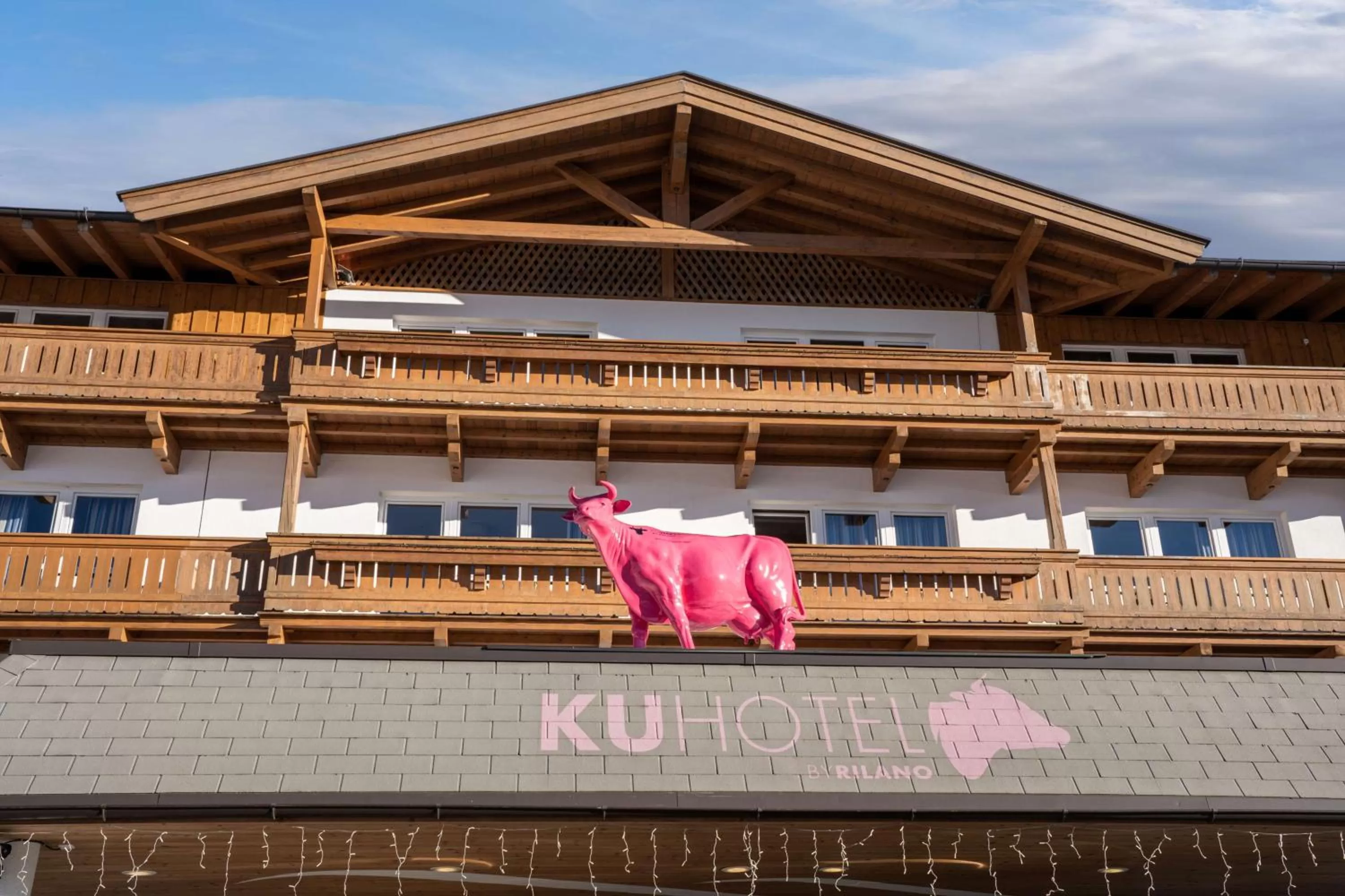 Property building in KUHOTEL by Rilano