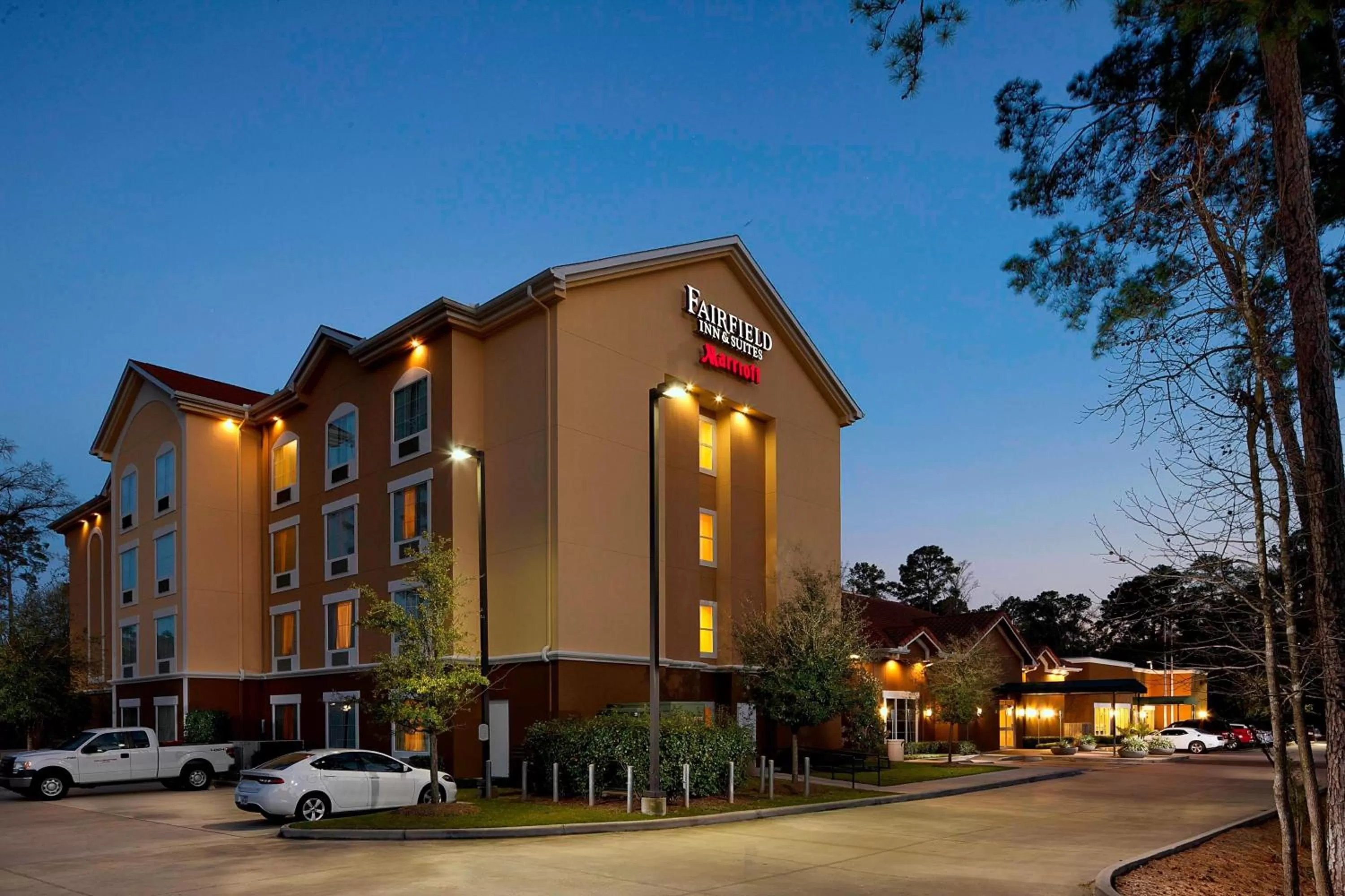 Property building in Fairfield Inn & Suites Houston Intercontinental Airport