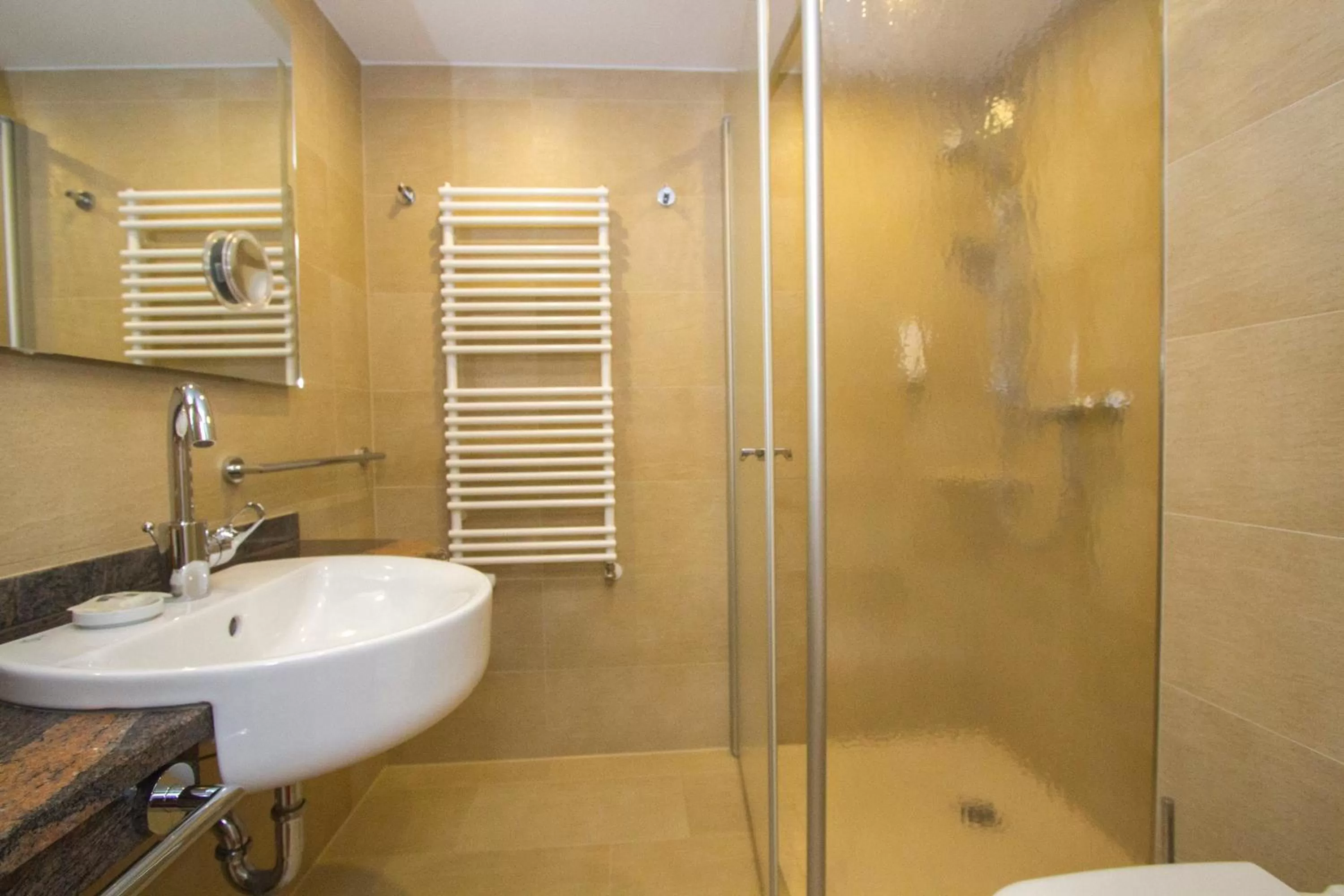 Bathroom in Falk Seehotel Plau am See