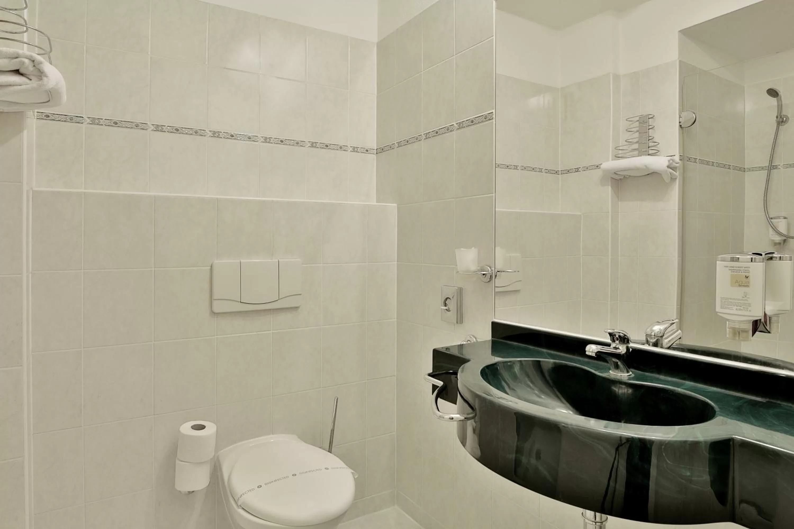 Bathroom in Belvedere Wellness Hotel