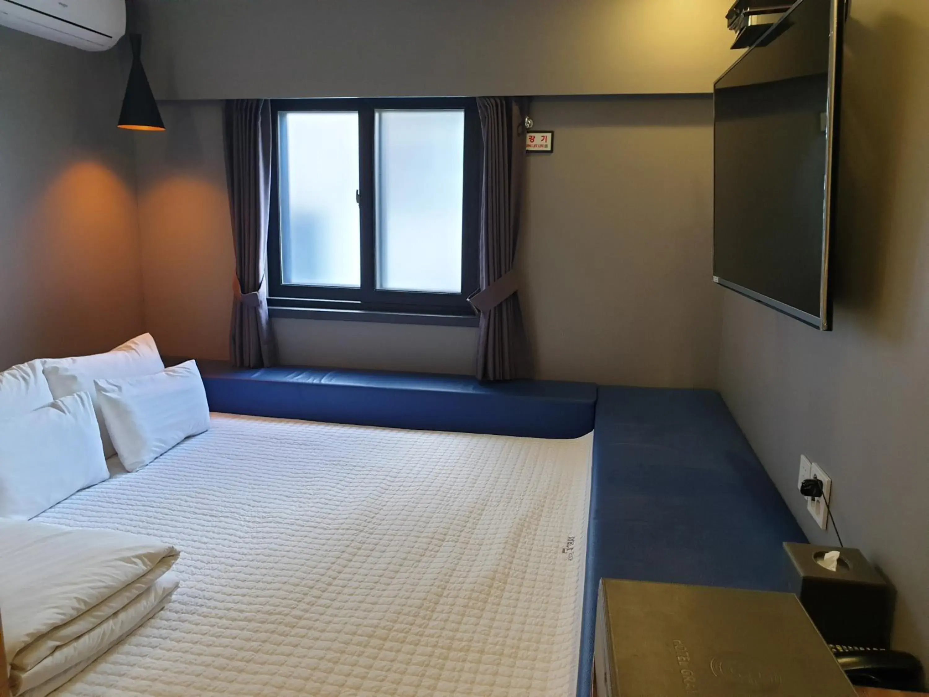 Standard Double Room in Hotel Gray Standard Double Room in Hotel Gray