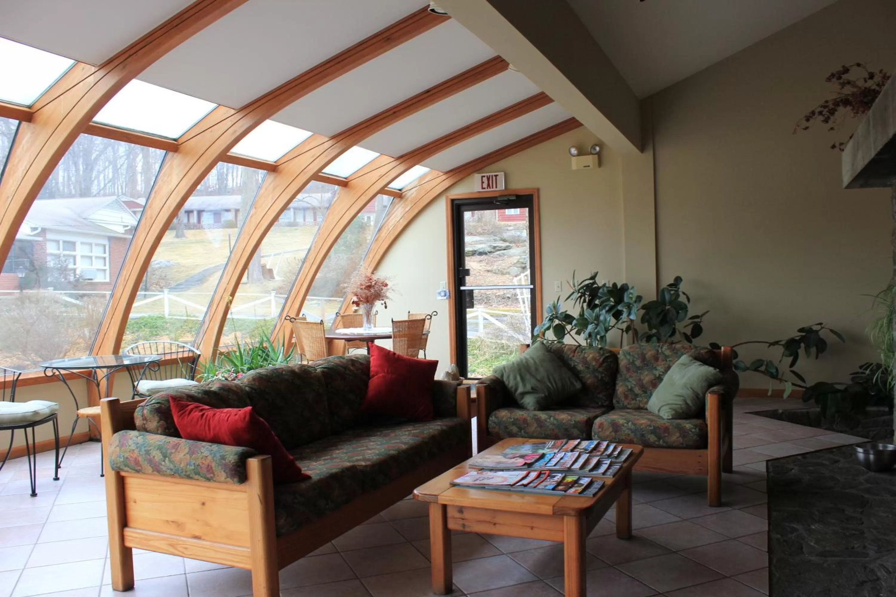 Day, Seating Area in Heidi's Inn