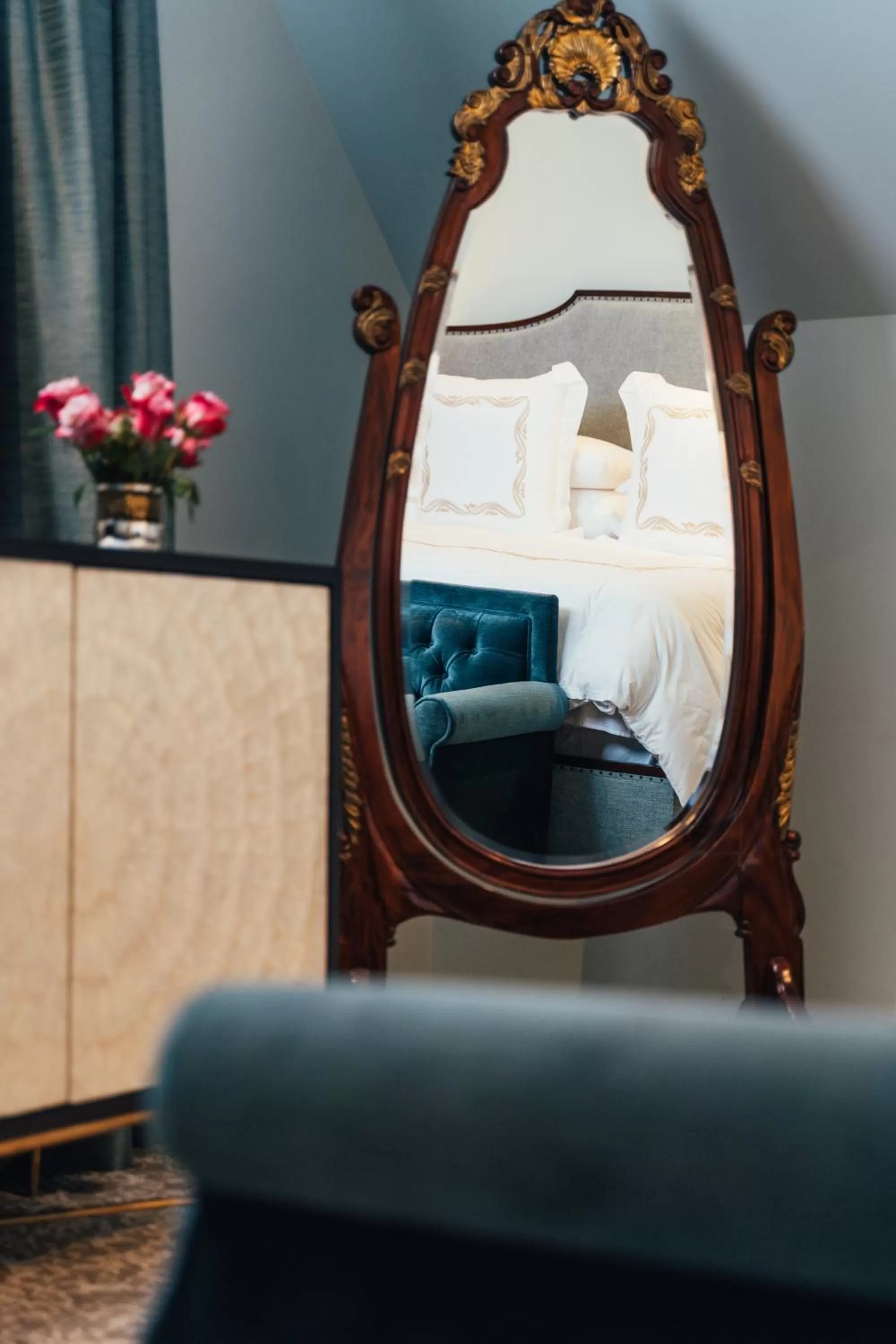 Bed in Neighbourgood Sutter Mansion