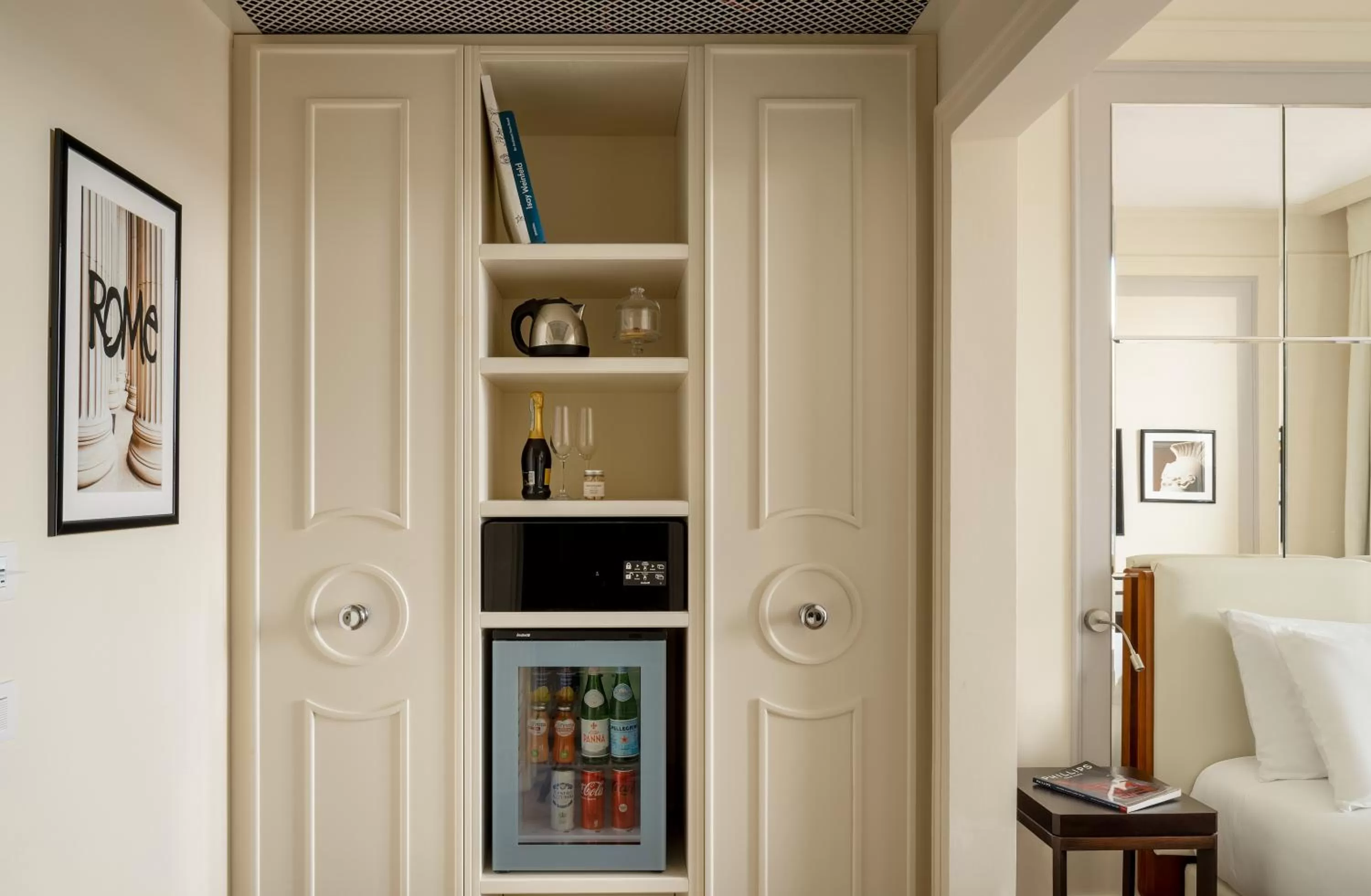 oven, Bed in Trastevere Roma UNA Esperienze