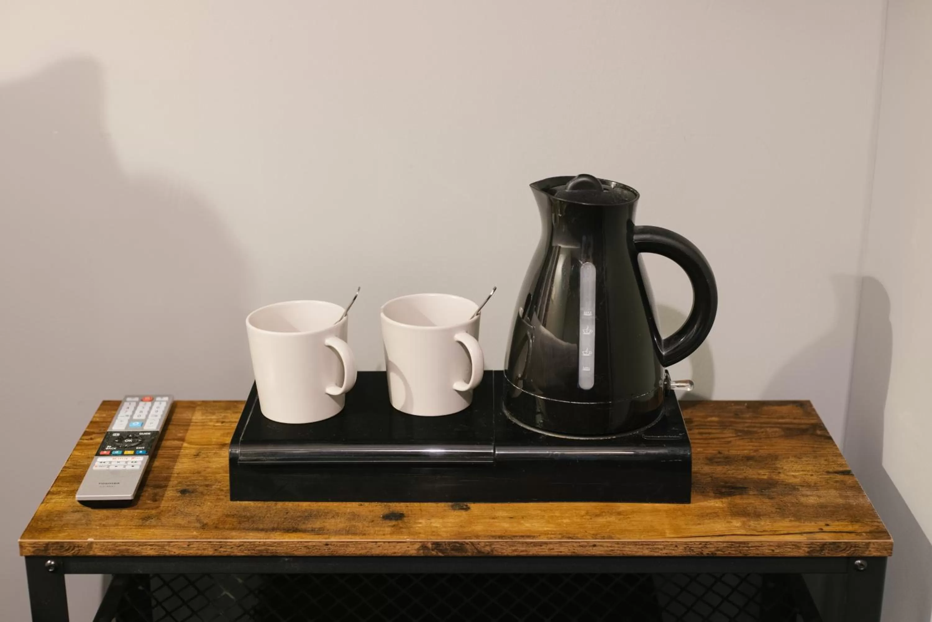 Coffee/tea facilities in TowerBridge64