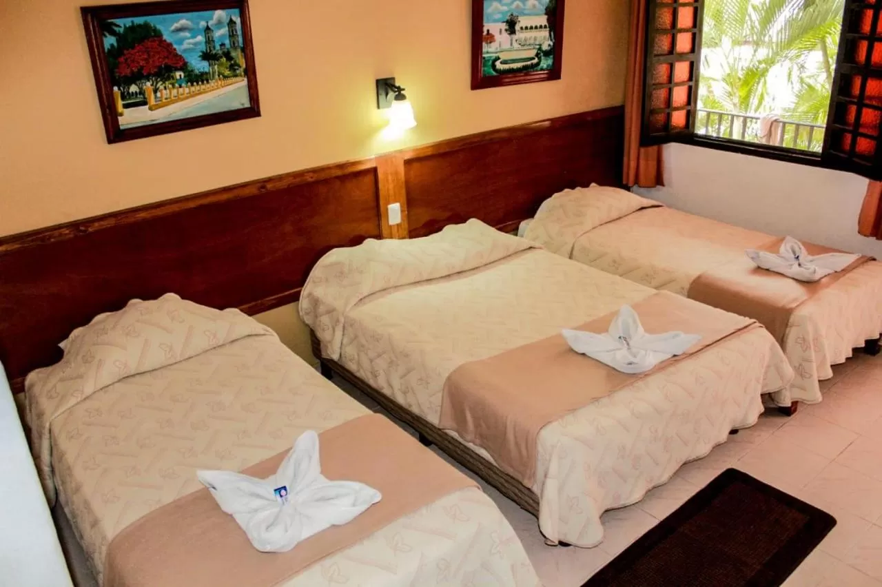 Bed in Hotel San Clemente