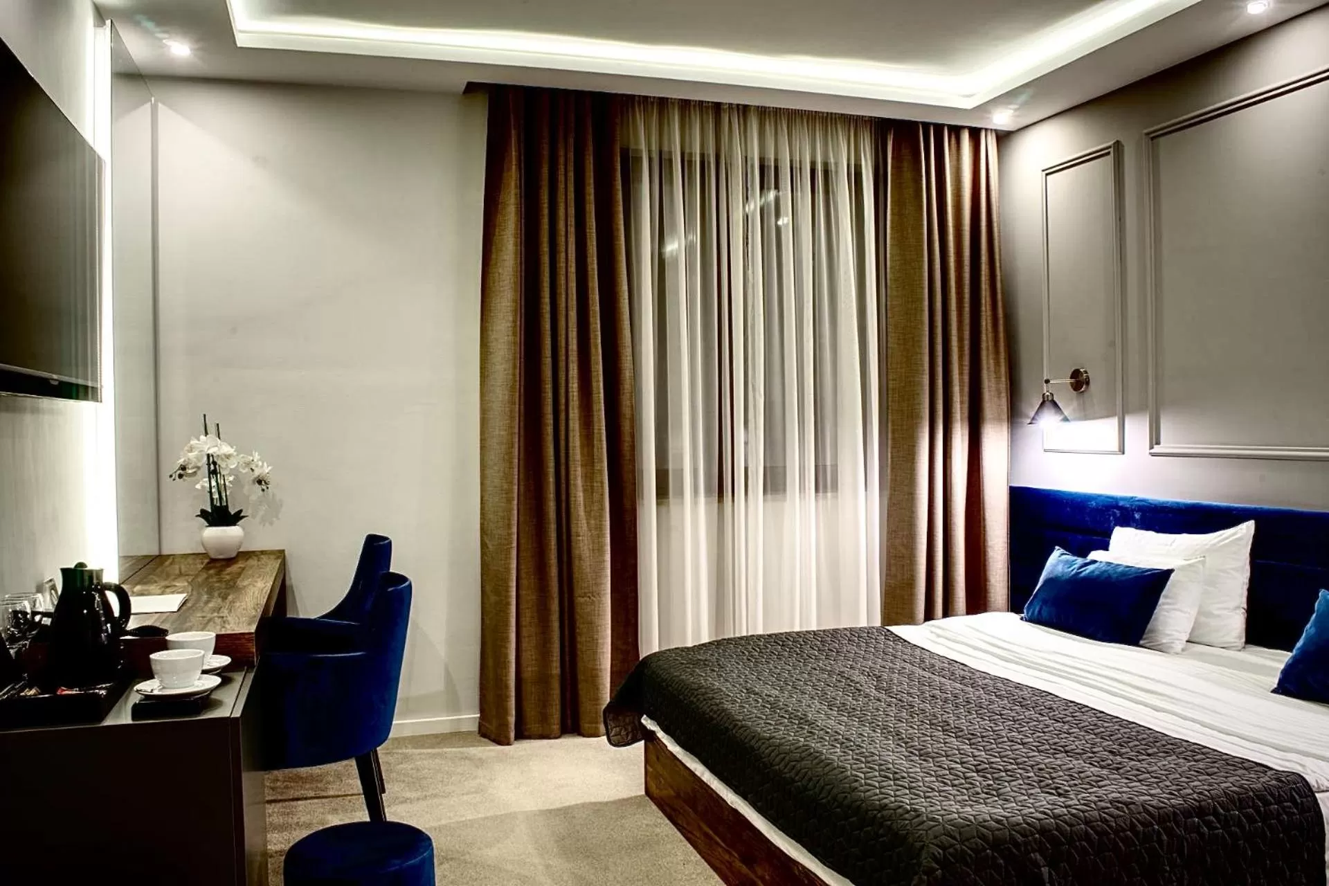 Photo of the whole room, Bed in IG Hotel