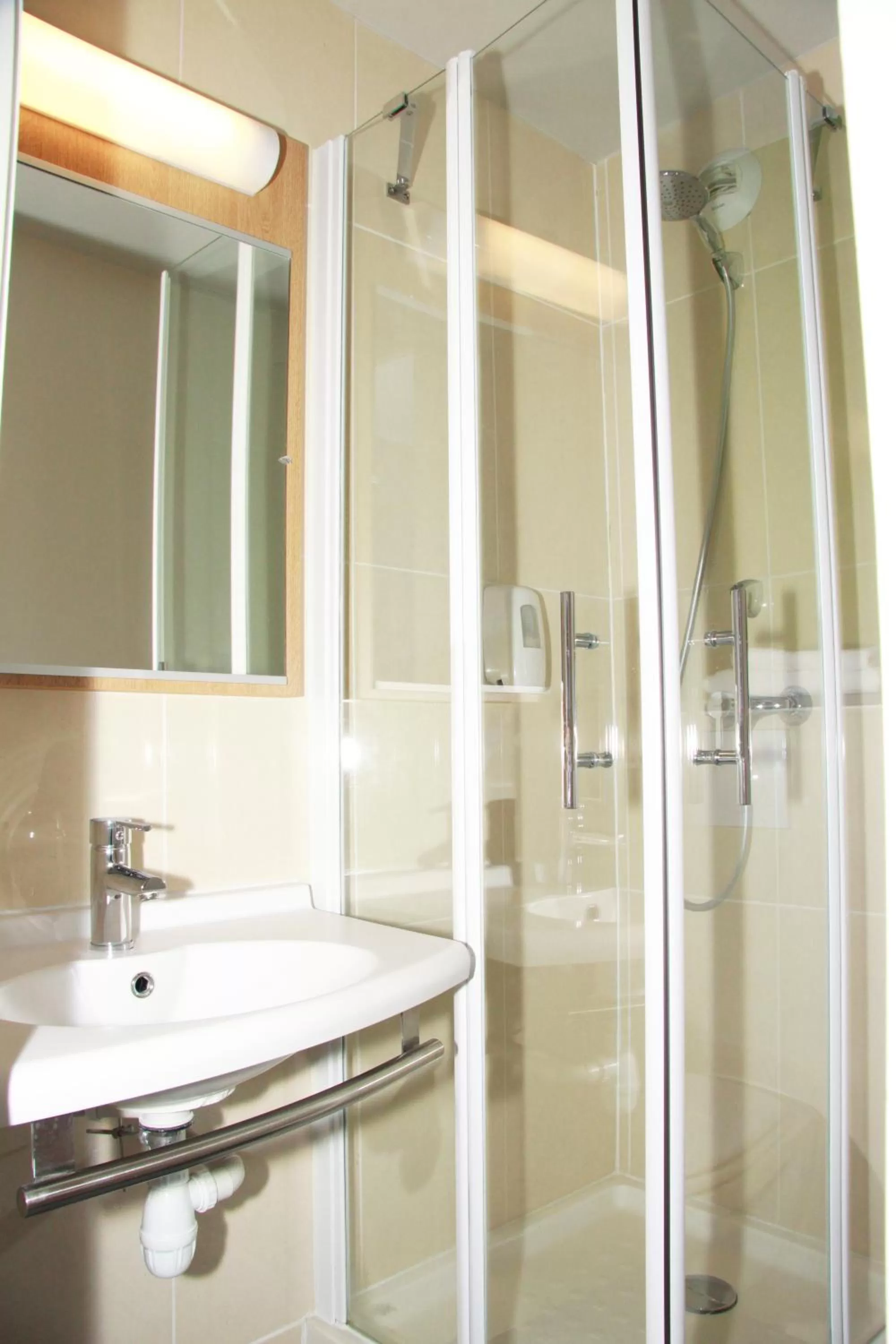 Bathroom in Hotel Inn design Vierzon