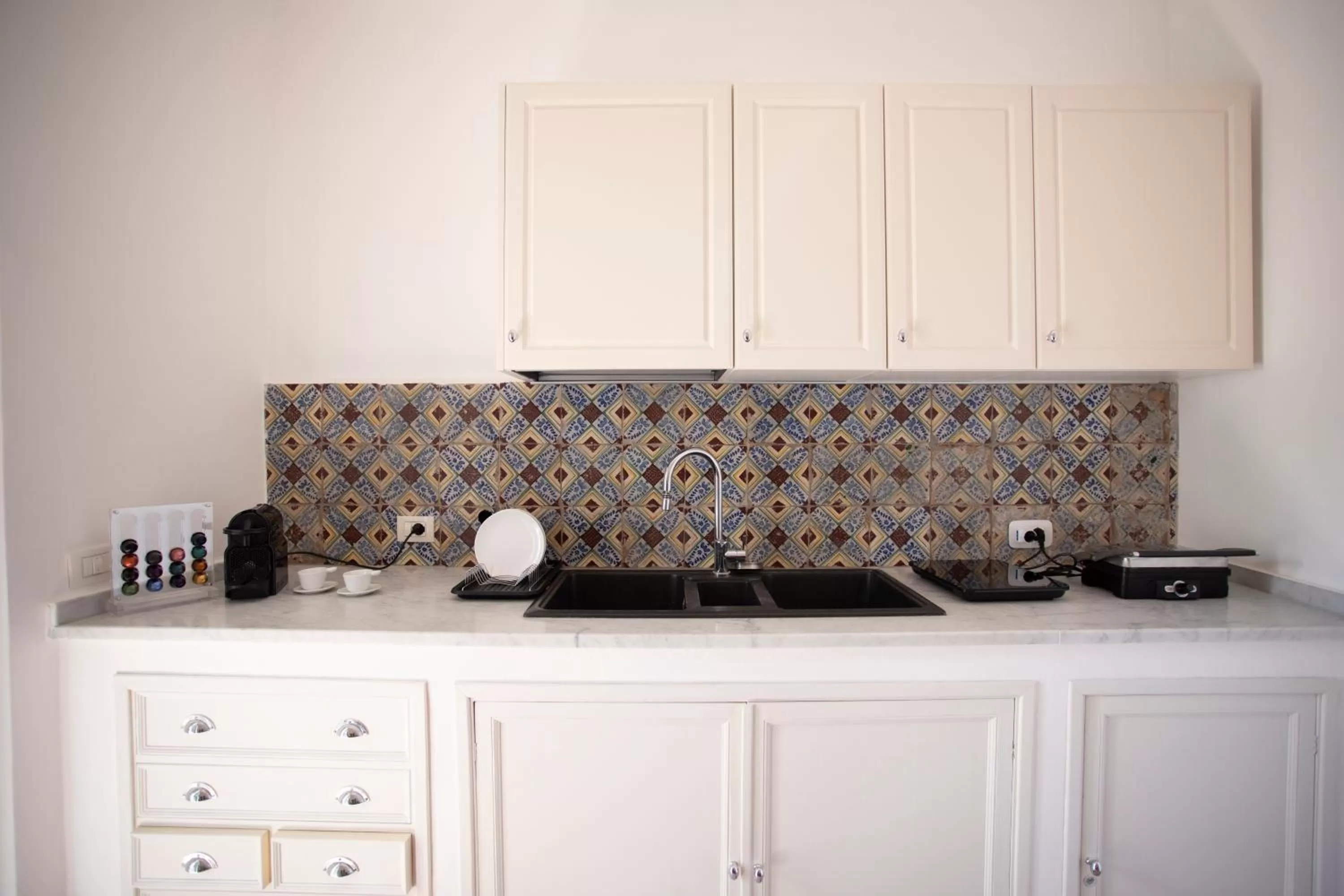 Coffee/tea facilities in Rooms 19 B&B